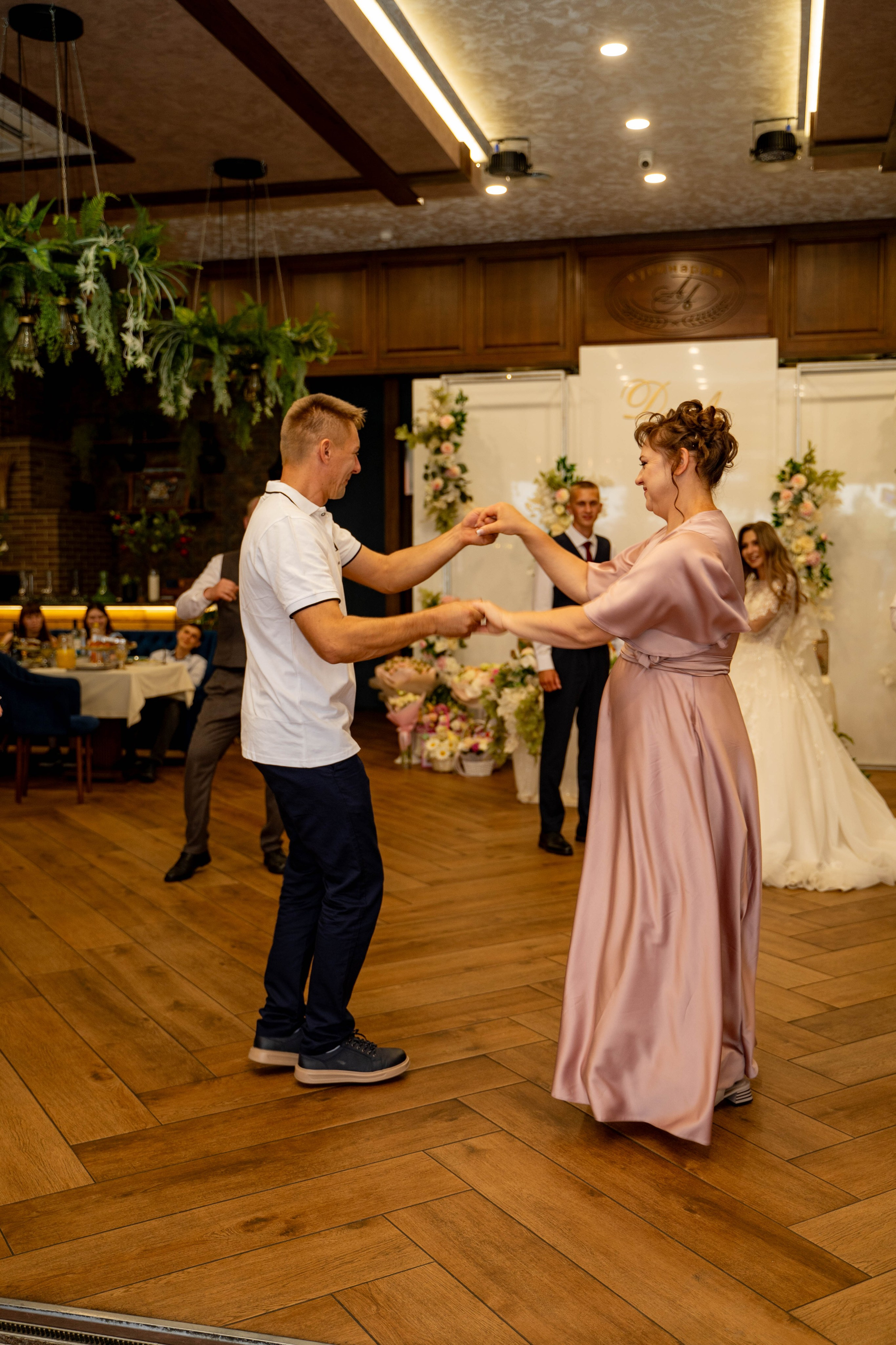 Данил и Анастасия. Видеосьемка, фотосьемка свадеб, юбилеев, утренников в Краснодарском кр