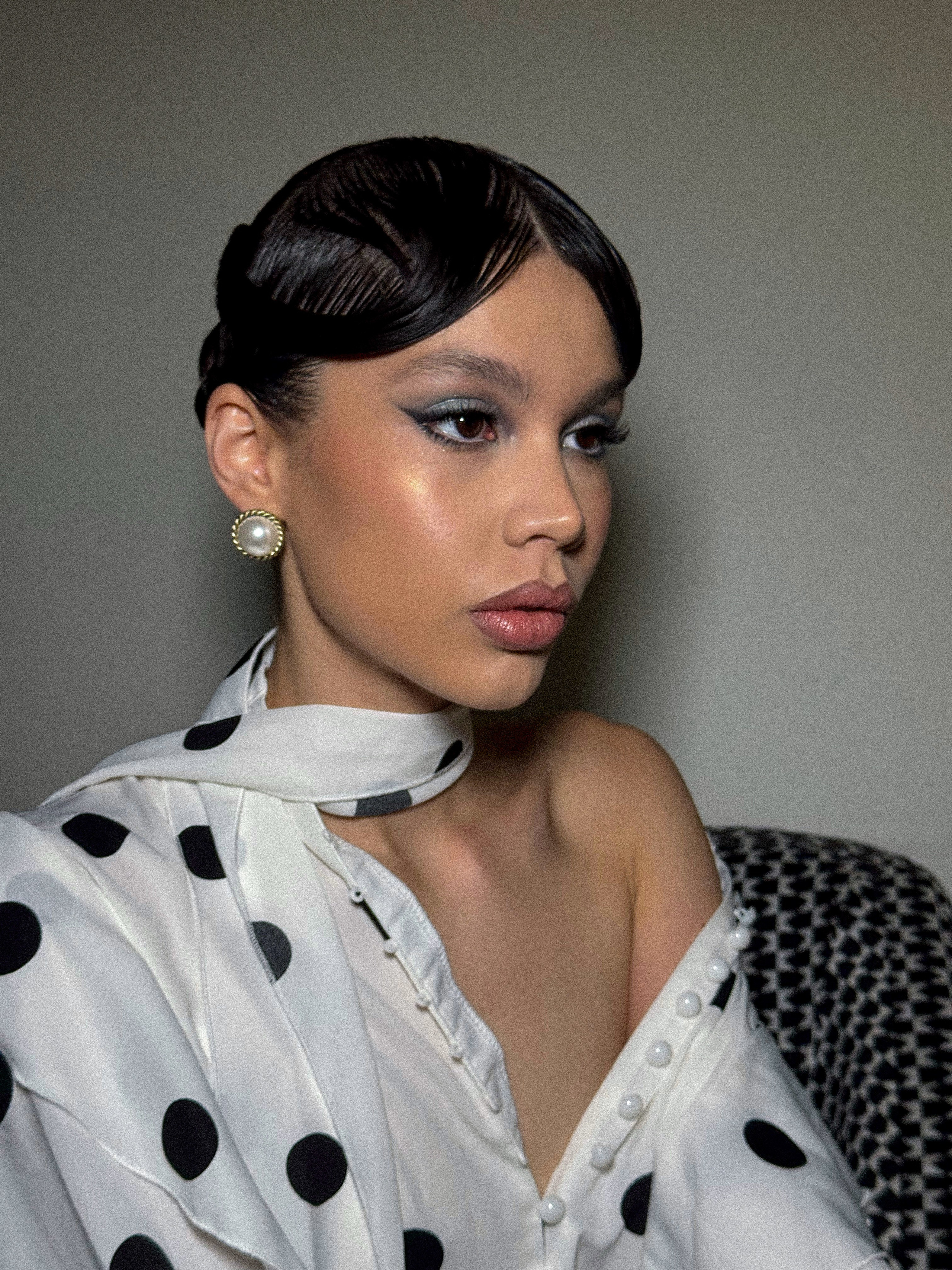 Курс «Повышение для визажистов». Свадебный визажист и стилист по прическам в Москве