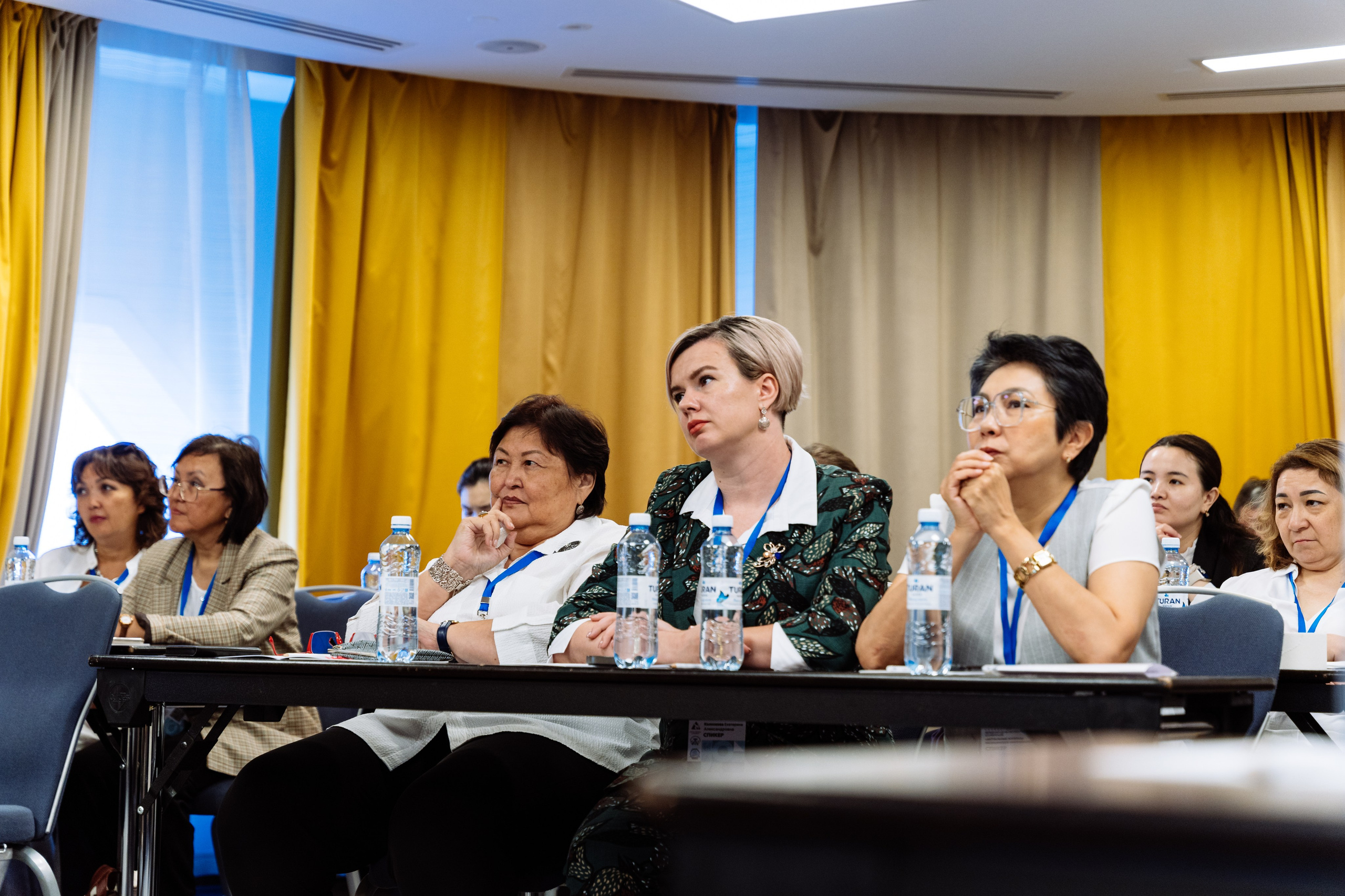 Конференция Мед Знания. Репортажный фотограф в Астане — Диана Калтаева, портретный фотограф