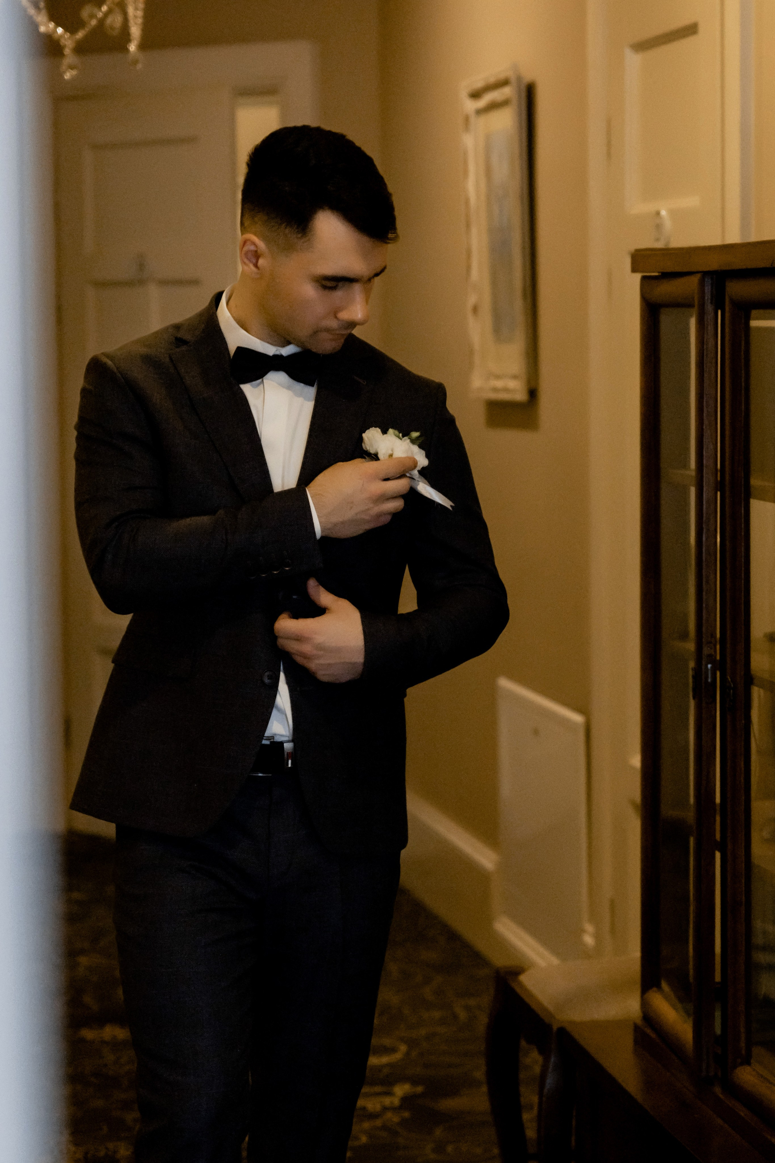 Свадебная фотосессия в отеле Чайковский г. Калининград. Свадебный фотограф Калининград