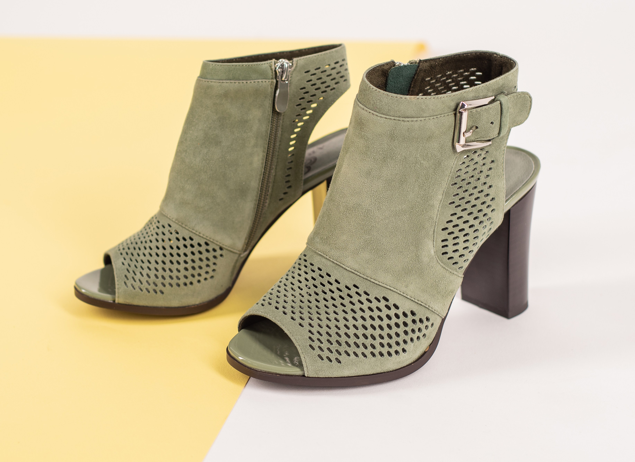 Каталожная съёмка для интернет магазинов. Автопортретная фотостудия в Казани