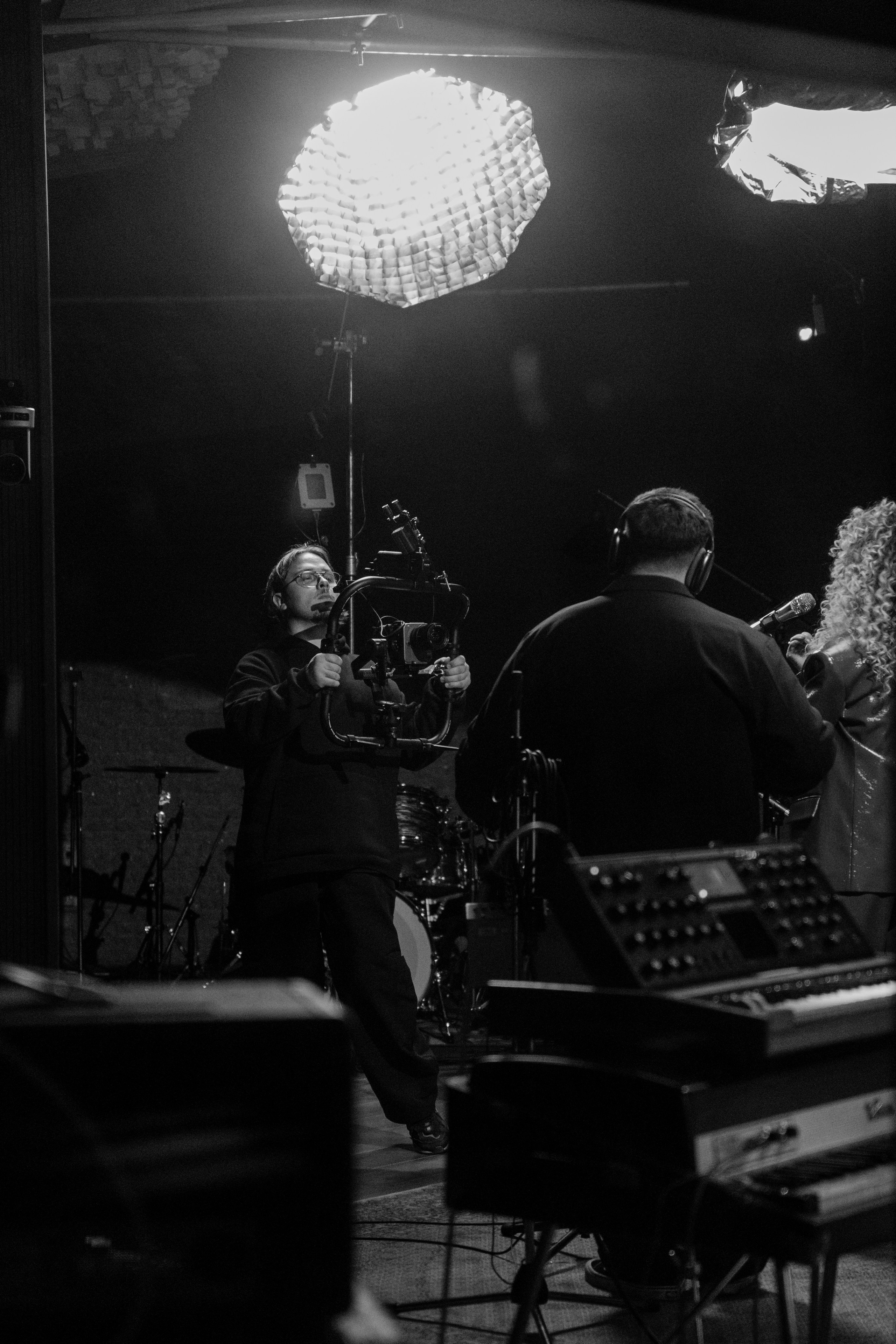 Съёмка клипа БИГГИ и Teysha. Свадебный и контент фотограф в Москве — Юлия Барно (Баранова)