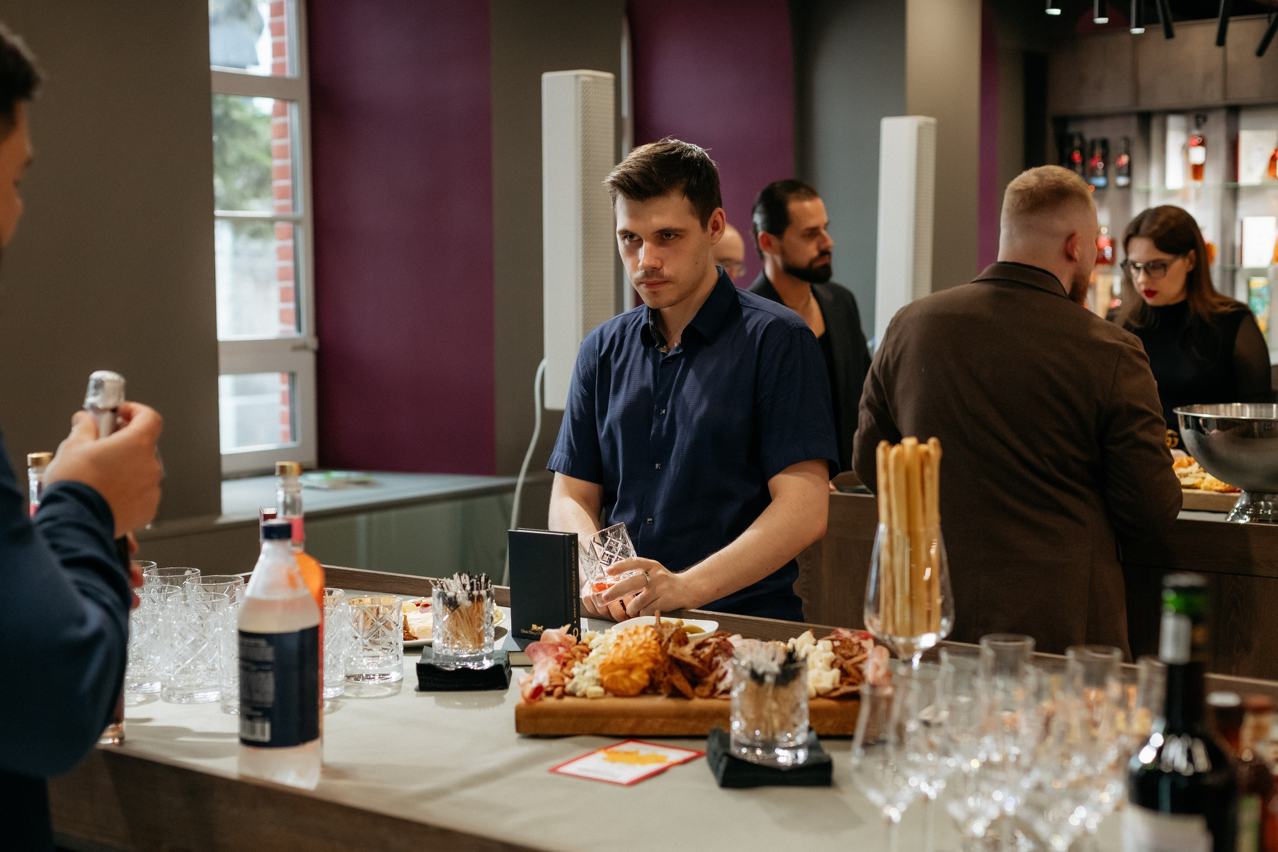 BY SIMPLE ВИНОТЕКА — ОТКРЫТИЕ. СВОИ. ФОТООТЧЕТЫ-СОБЫТИЯ-МЕСТА