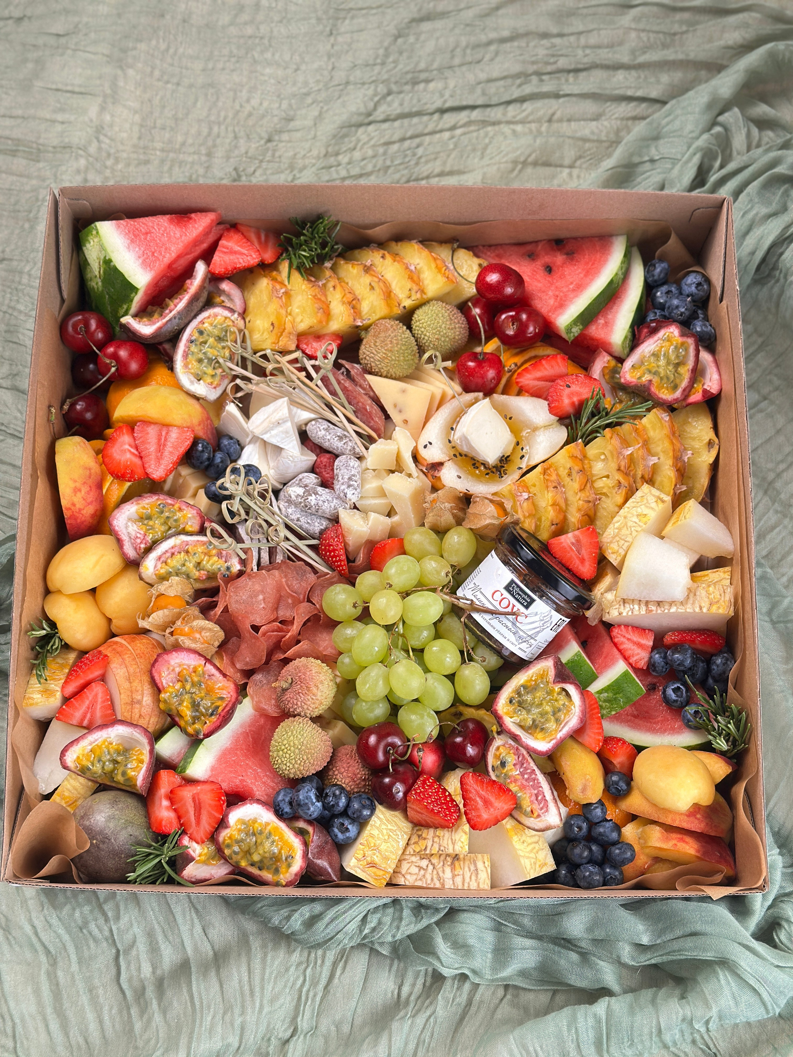 ГастроБоксы. Выездной кейтеринг, съедобные букеты, торты и сладости на заказ