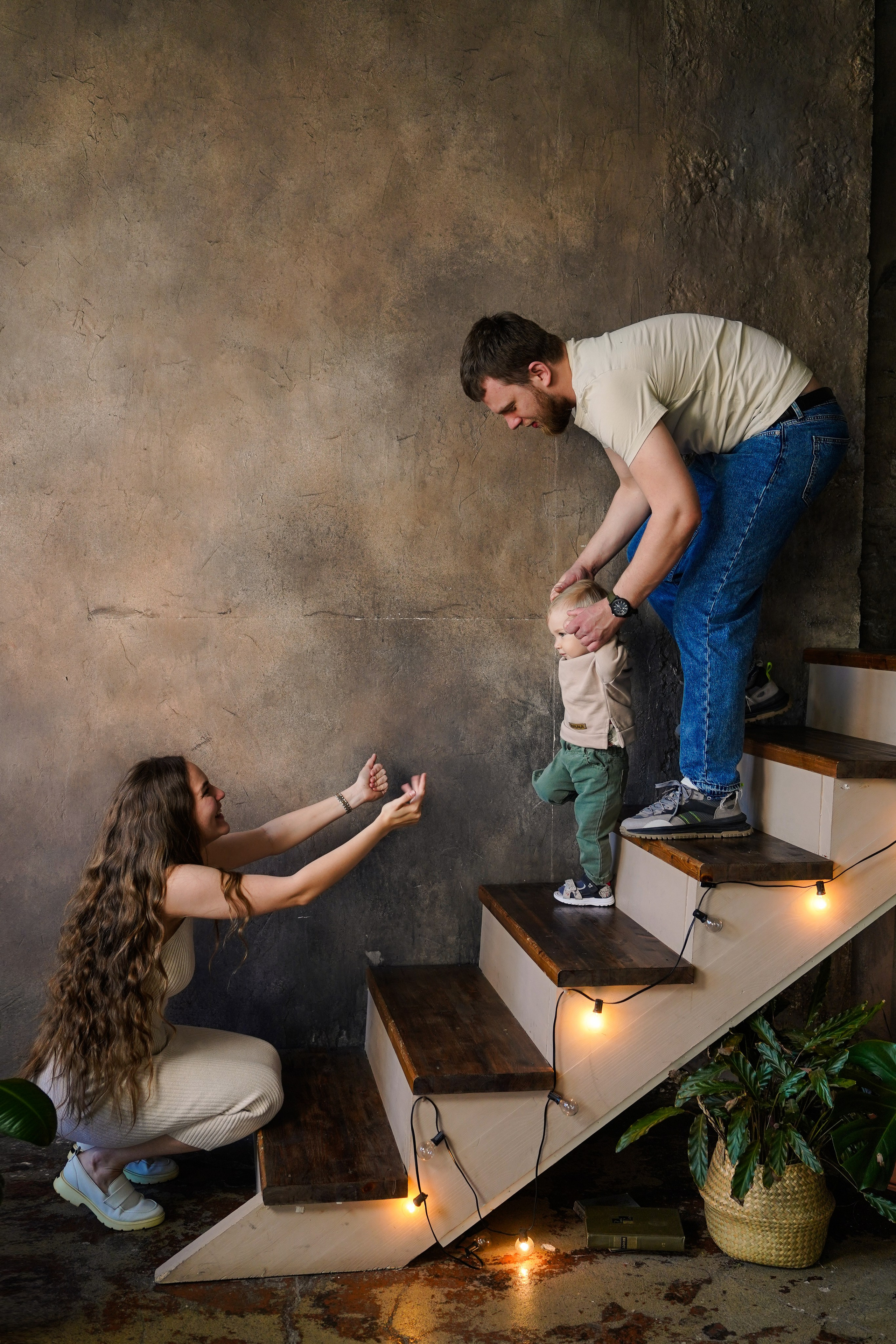 Семья с малышом в фотостудии. Семейный и портретный фотограф в Екатеринбурге Анна Лобанова
