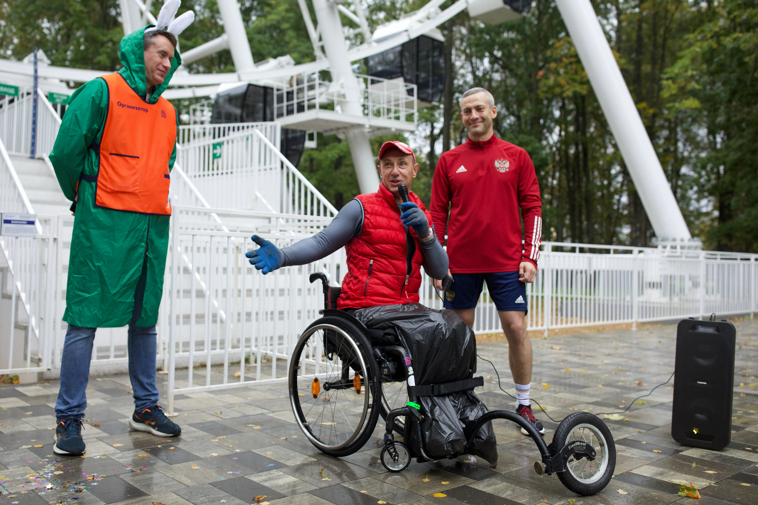 7 лет забегам 5 вёрст Химки 28.09.24. Фотограф Сергей Ловкий