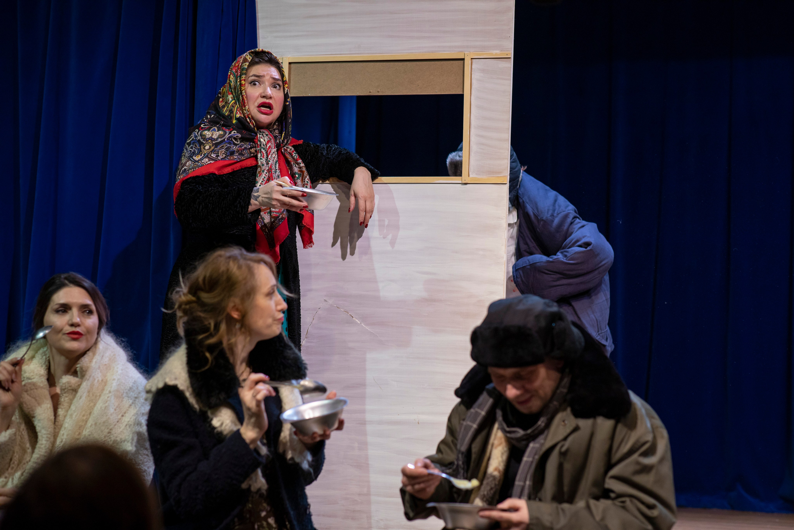 «Девчата», спектакль театральной студии «Дом». Фотограф Сергей Ловкий