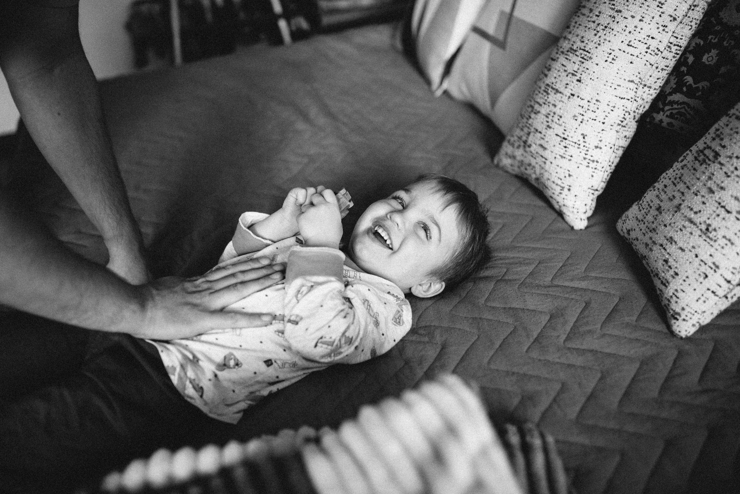 Игорь, Мила и Михаил Игоревич, домашняя история. Фотограф Денис Неместо, портрет, репортаж