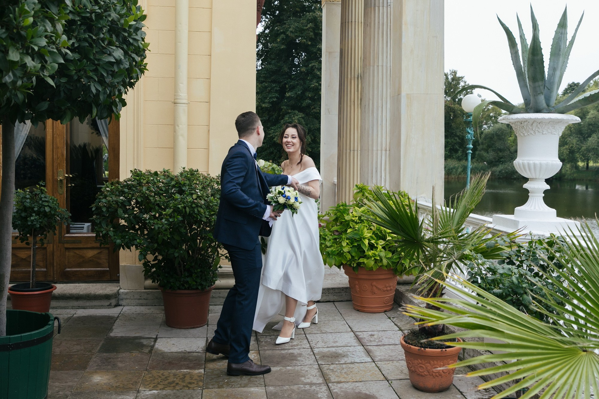свадебная съемка в петергофе, найти фотографа на свадьбу, свадебный фотограф, свадебное платье купить, свадебный салон, свадебные кольца