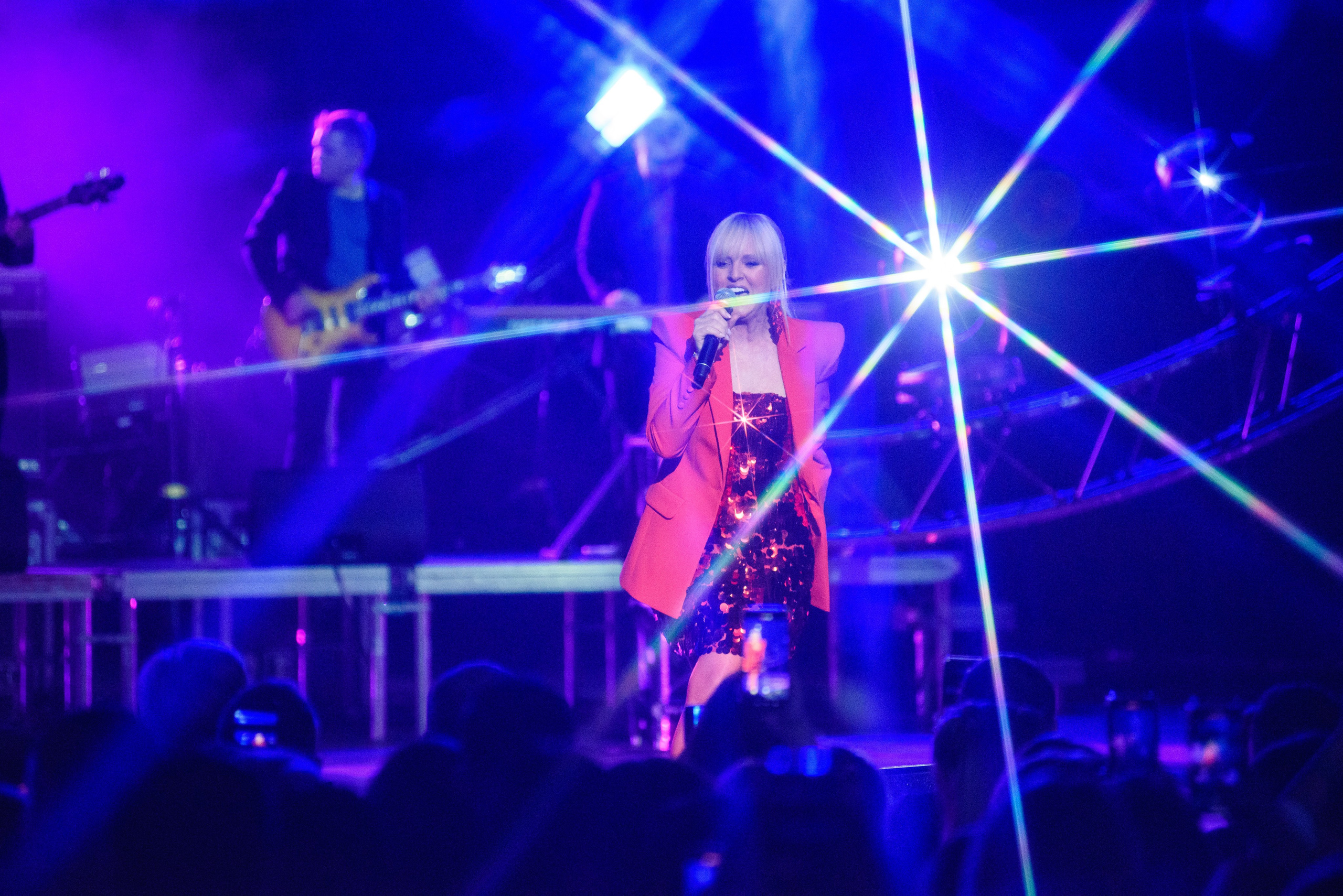 Дискотека 80-90-2000х — «Имена на все времена», Крокус Сити Холл. Бренд-фотограф для экспертов и блогеров в Москве Влада Горбовская