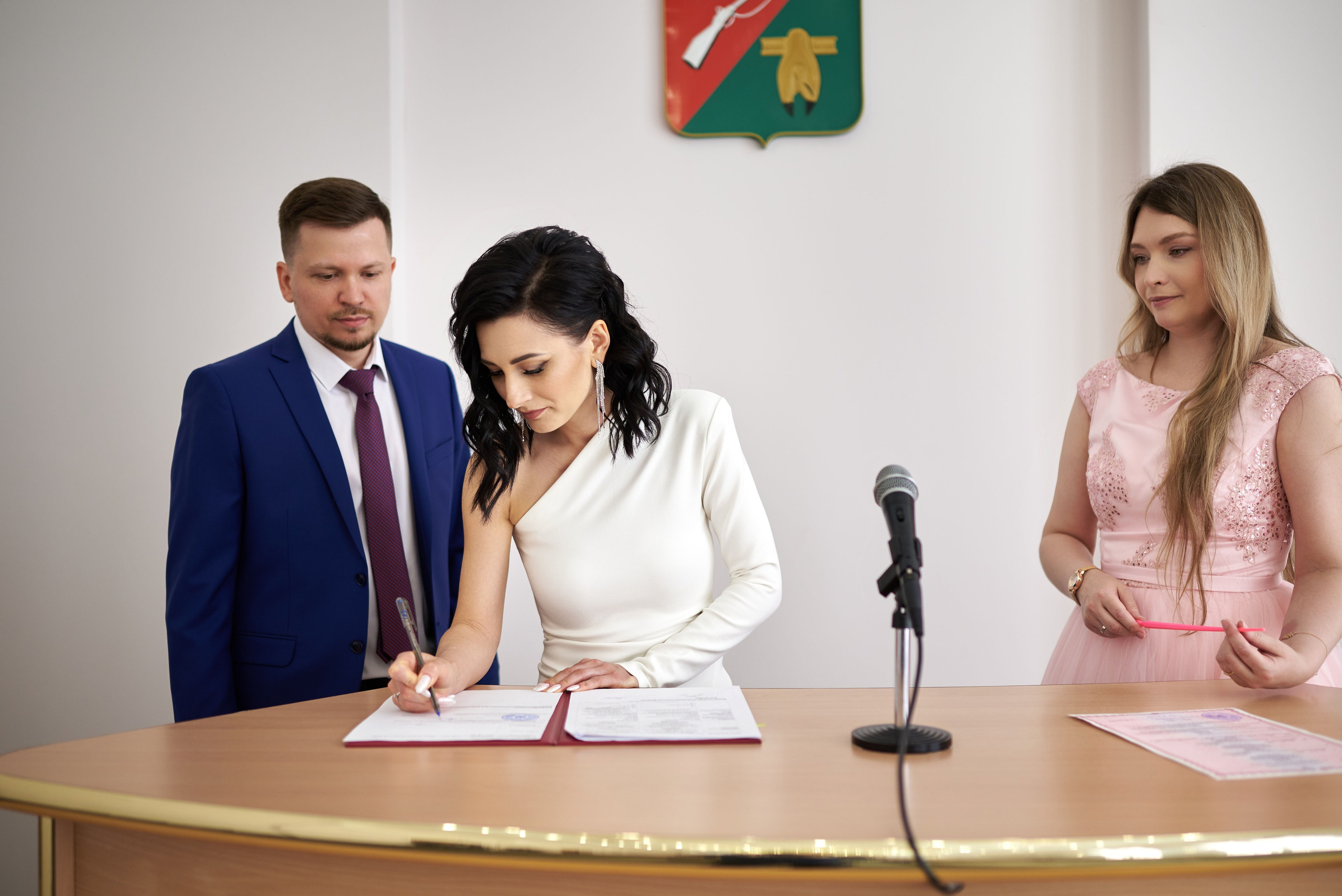 Фотограф на свадьбу в Старом Осколе, фотосессия свадьбы. Профессиональный фотограф Старый Оскол, Губкин — свадьба, венчание, крещение, юбилей и день рождения