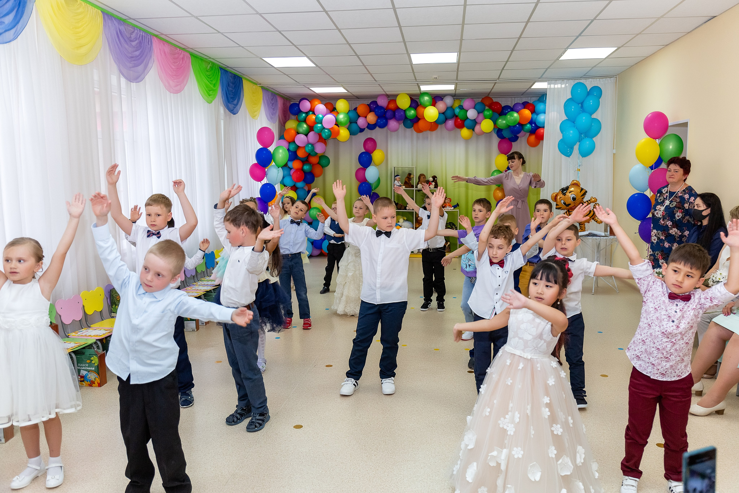 Выпускной. Детский сад «Тигрёнок». Стильный выпускной альбом Владивосток фотограф Вероника Мигачева