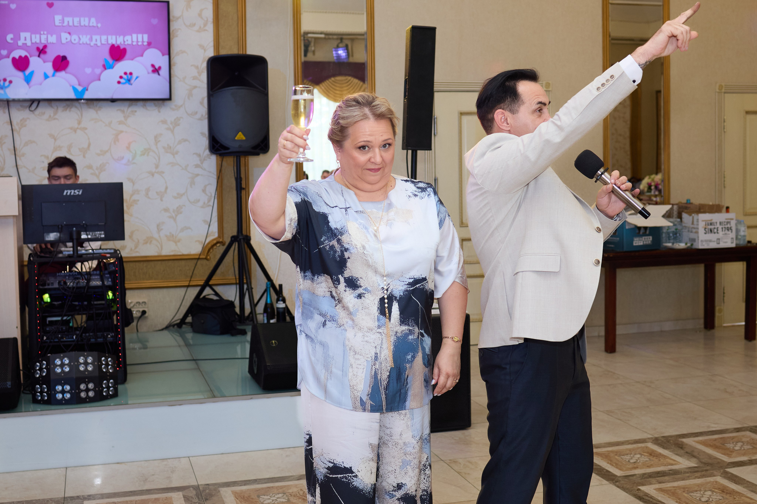 Ведущий на Юбилей в Туле!. НаВеселе…)) Тамада (Ведущий) в Туле! Юбилеи, Свадьбы, Корпоративы! Ростовые куклы! И всё необходимое для Вашего Праздника!