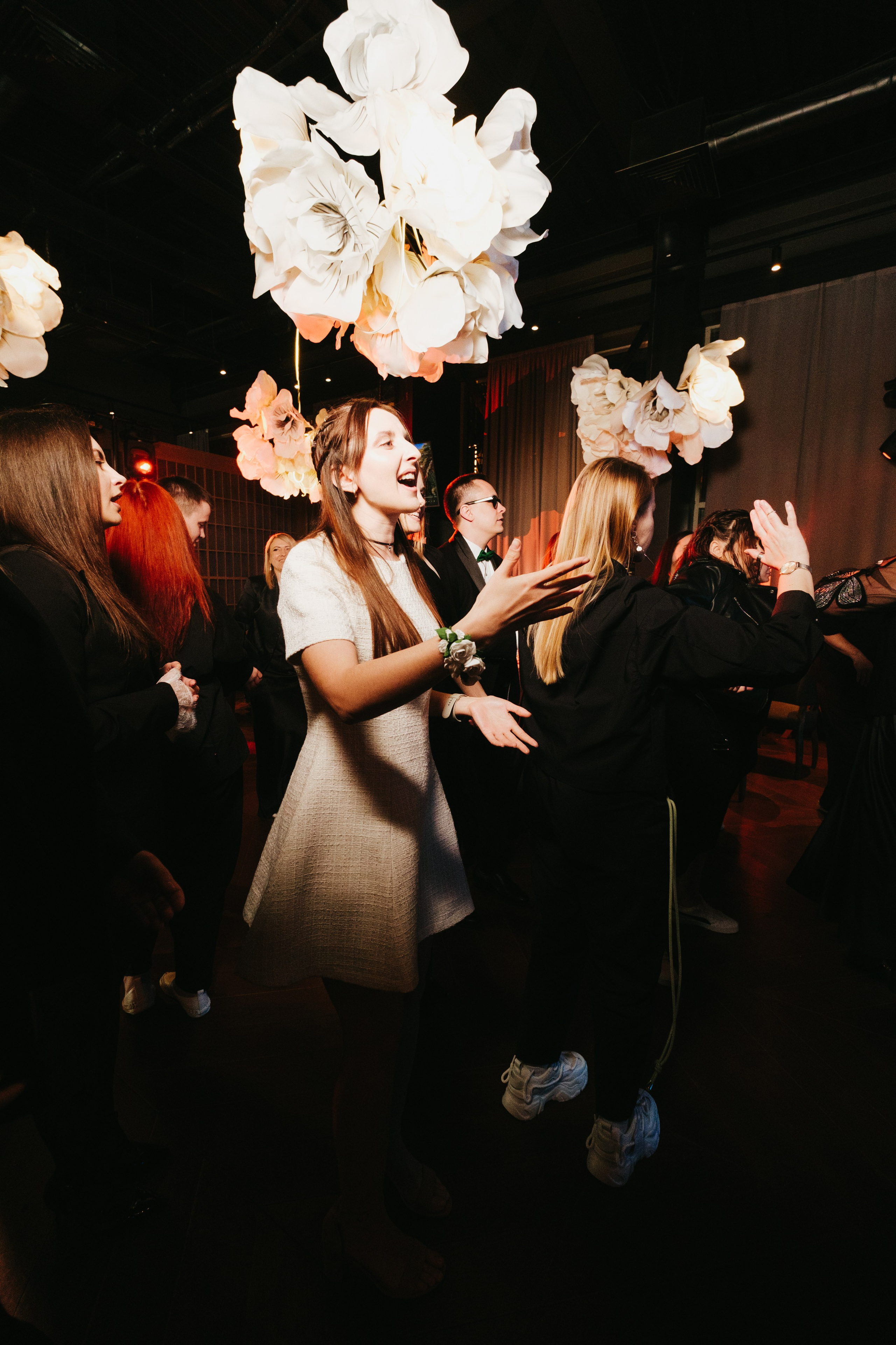 Корпоратив в Сириусу (Адлер) 10 лет компании. Свадебный фотограф Денис Ожигин в Краснодаре и крае. Эмоциональная и стильная съемка вашего дня