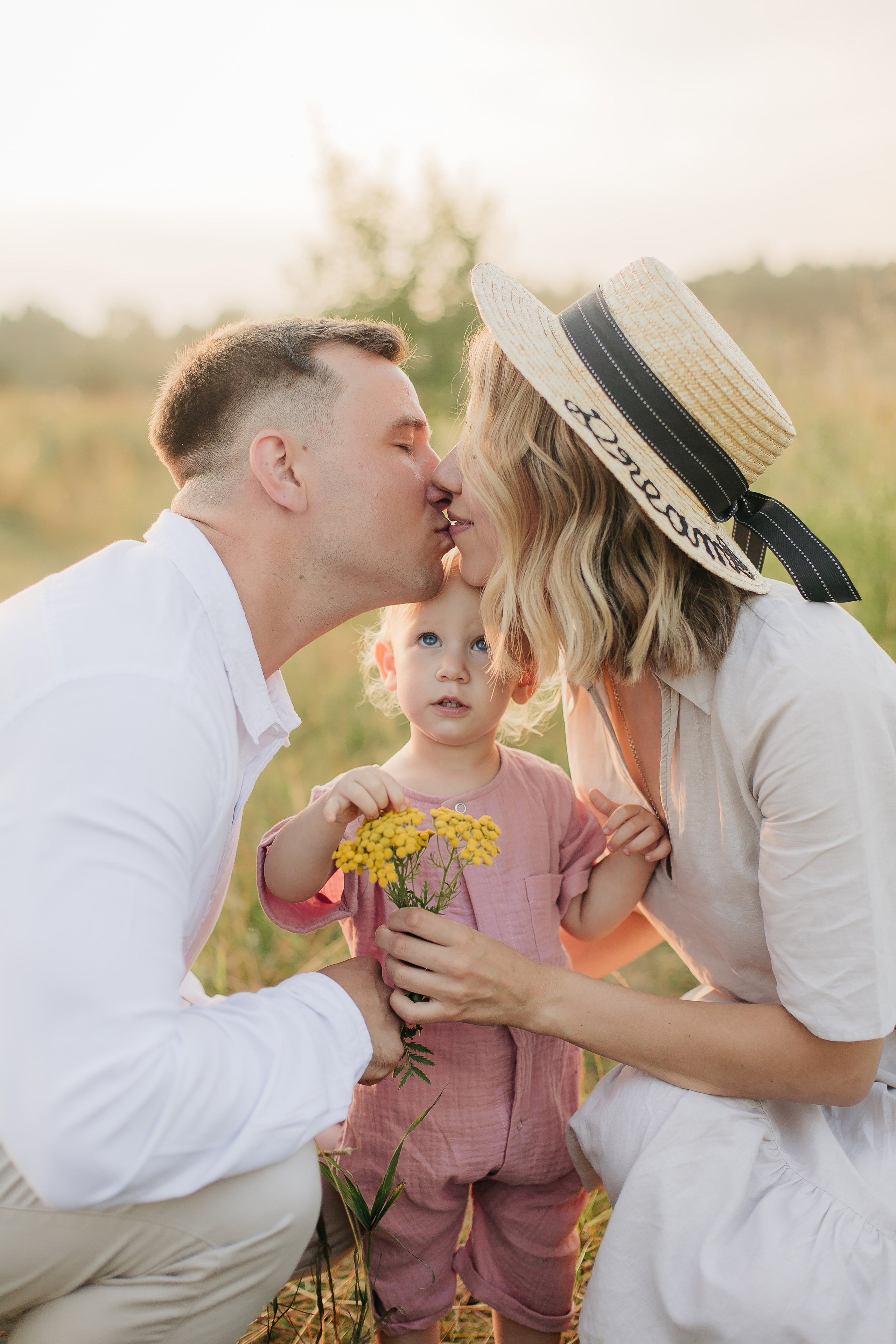 Юлия, Дмитрий и Варя. Свадебный и семейный фотограф Александра Кос