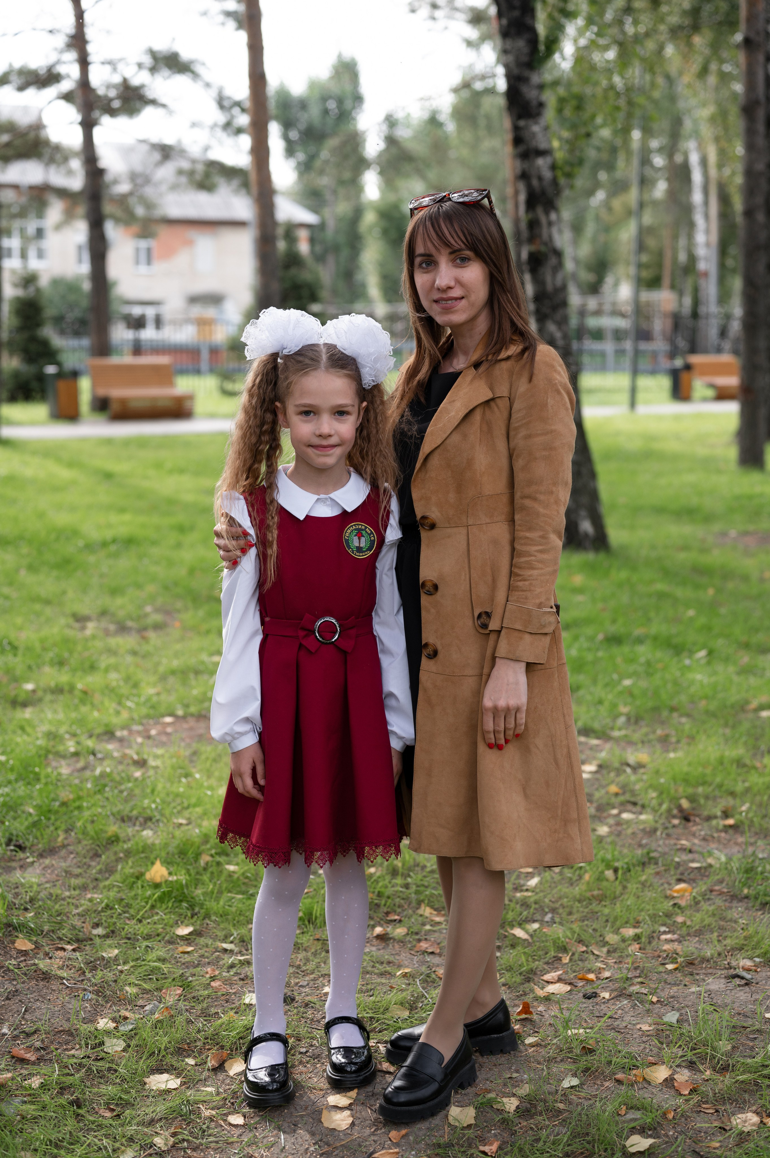 1 сентября 16 гимназия 2 класс (линейка + в классе+ на улице). Фотограф новорожденных, семейный детский в Тюмени Татьяна Морозова