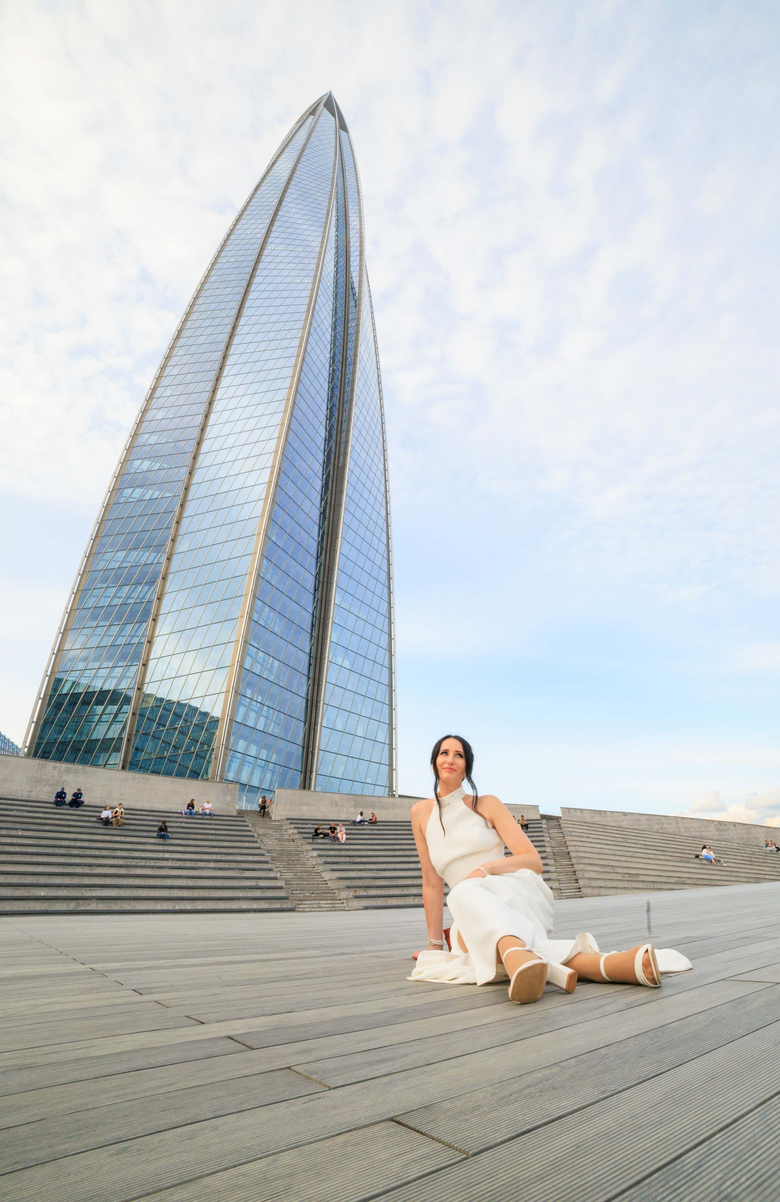 невеста на фоне Лахта Центра