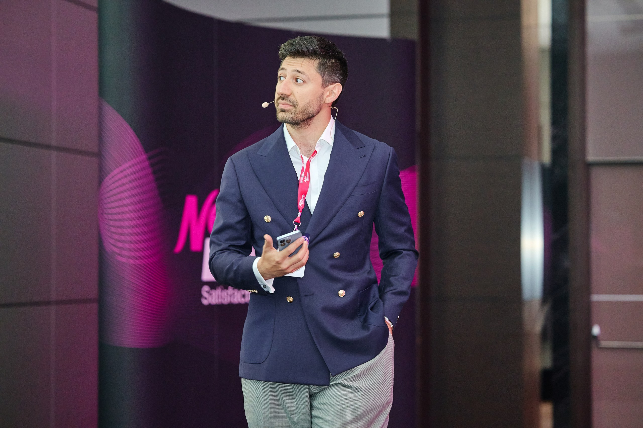 Конгресс имплантологов Neo Biotech 2025. Антон Артюшин, портретный фотограф. Москва