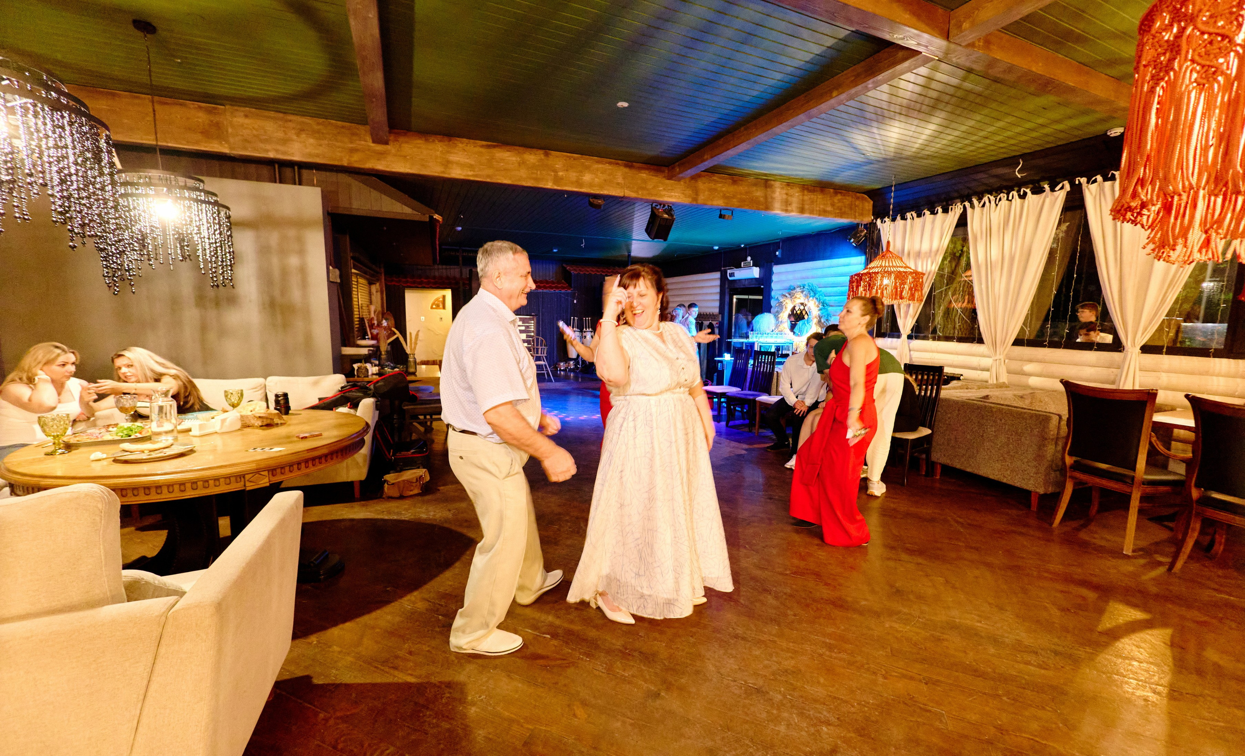 Выпускной 35 Сош. Фотограф Выпускные альбомы Таганрог Сергей Коробченко