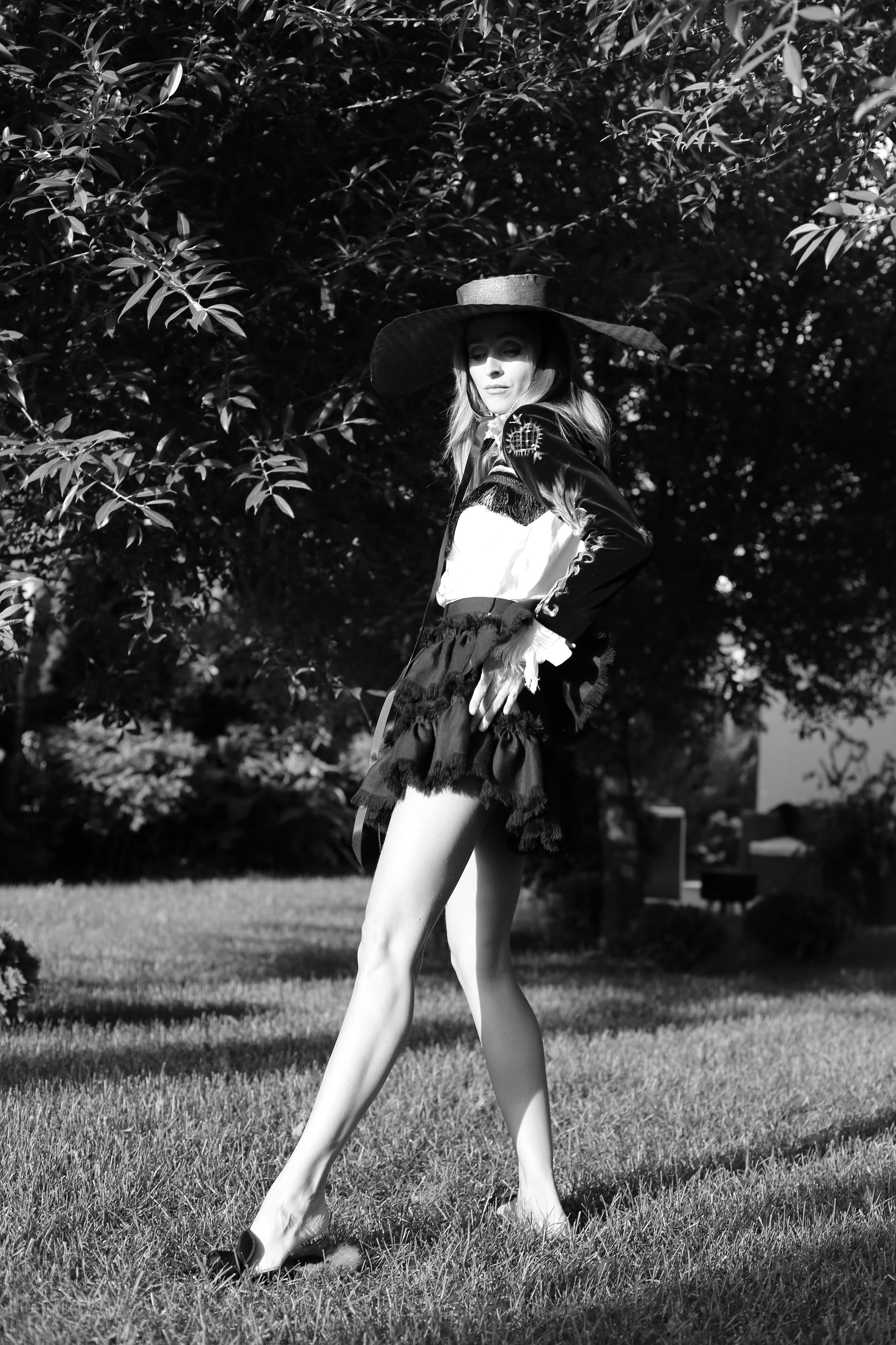 LOOKBOOK. Фешн дизайнер, фотограф, художник Яна Лазарева в Москве