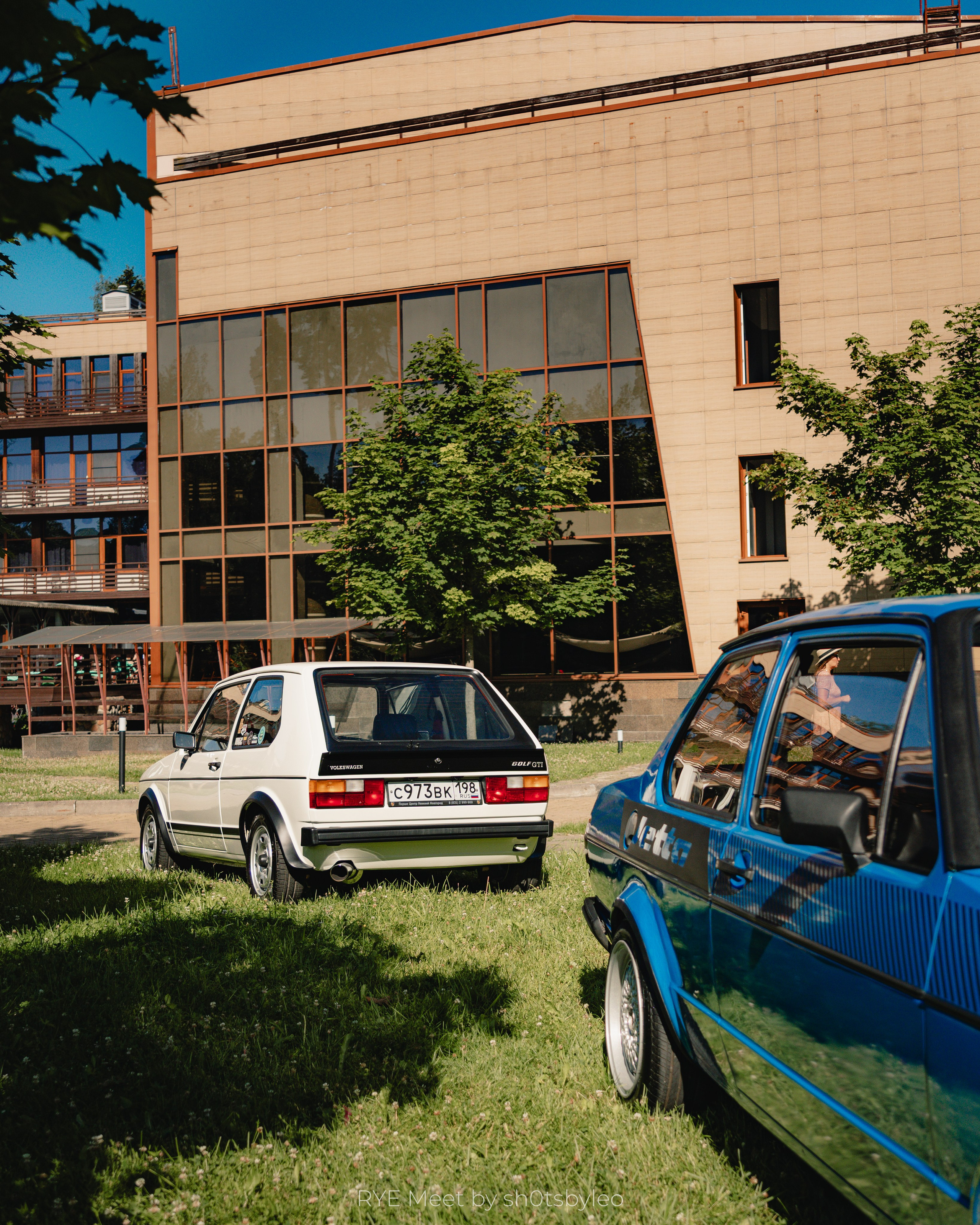 Масштабный летний фестиваль RYE Meet — встреча клуба любителей автомобилей старше 25-лет. Автомобильный фотограф Антон Цырулев