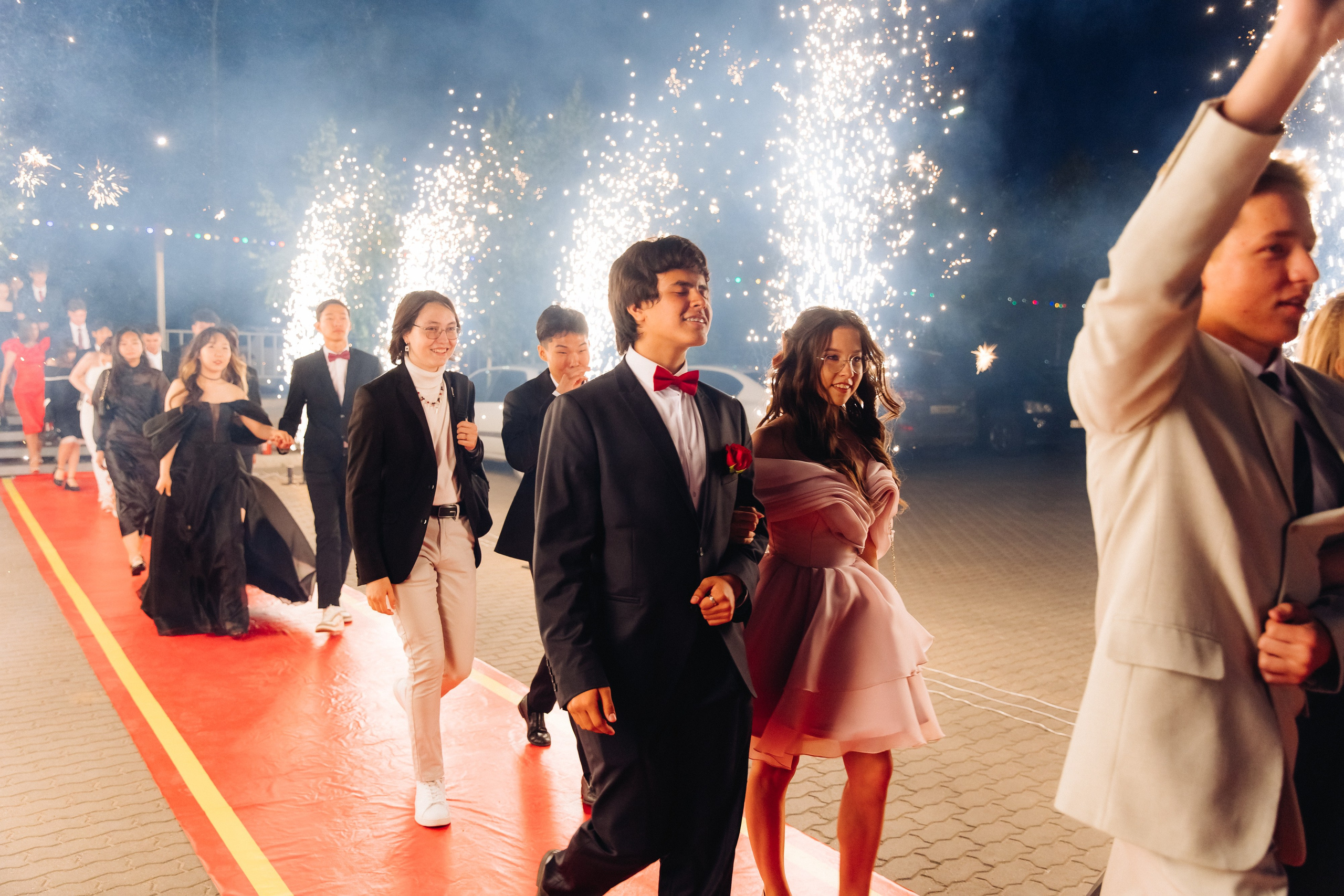 Выпускной вечер. 49 школа. Баран на корове. Свадебный и семейный фотограф в Улан-Удэ