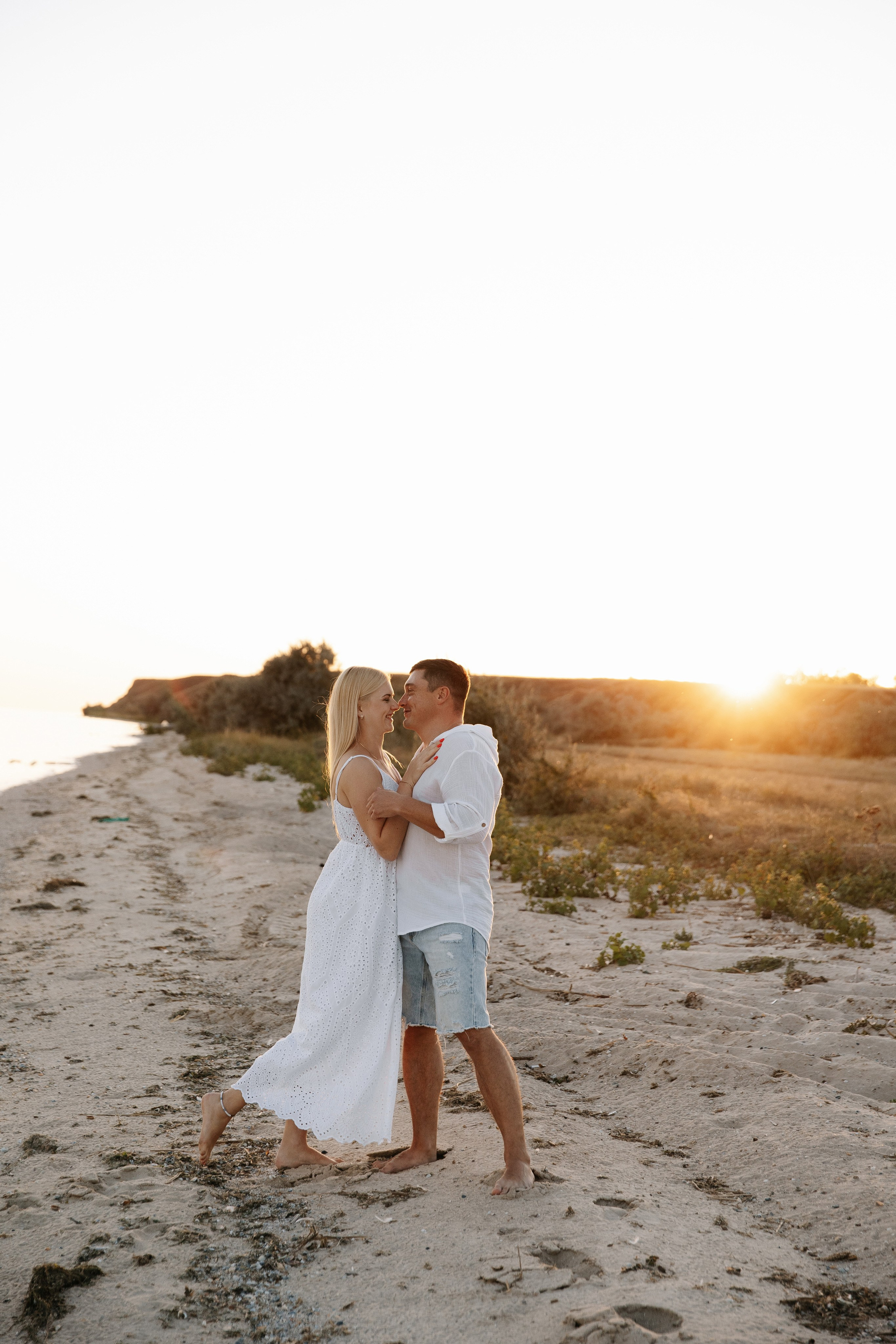 Love story на природе с машиной. Свадебный фотограф и видеограф Краснодар, Ростов, Сочи, Новороссийск