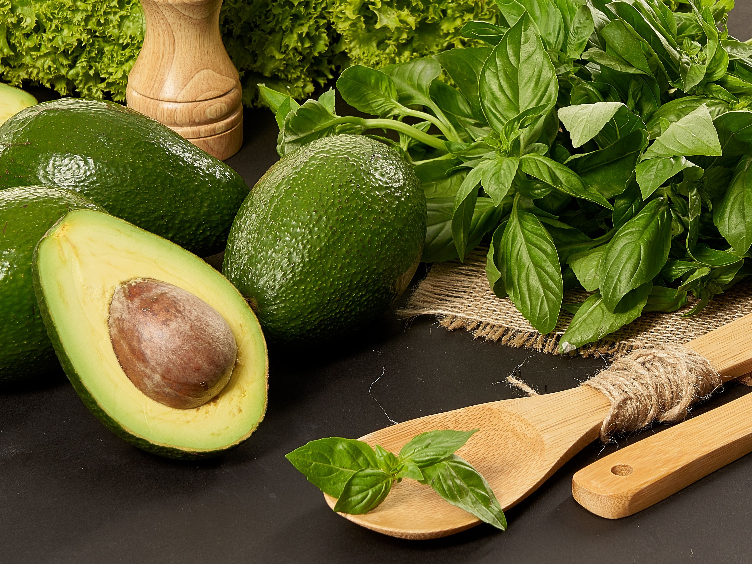 Для МАРКЕТПЛЕЙСОВ. Max Matvich and Victoria Basova are professionals in their field