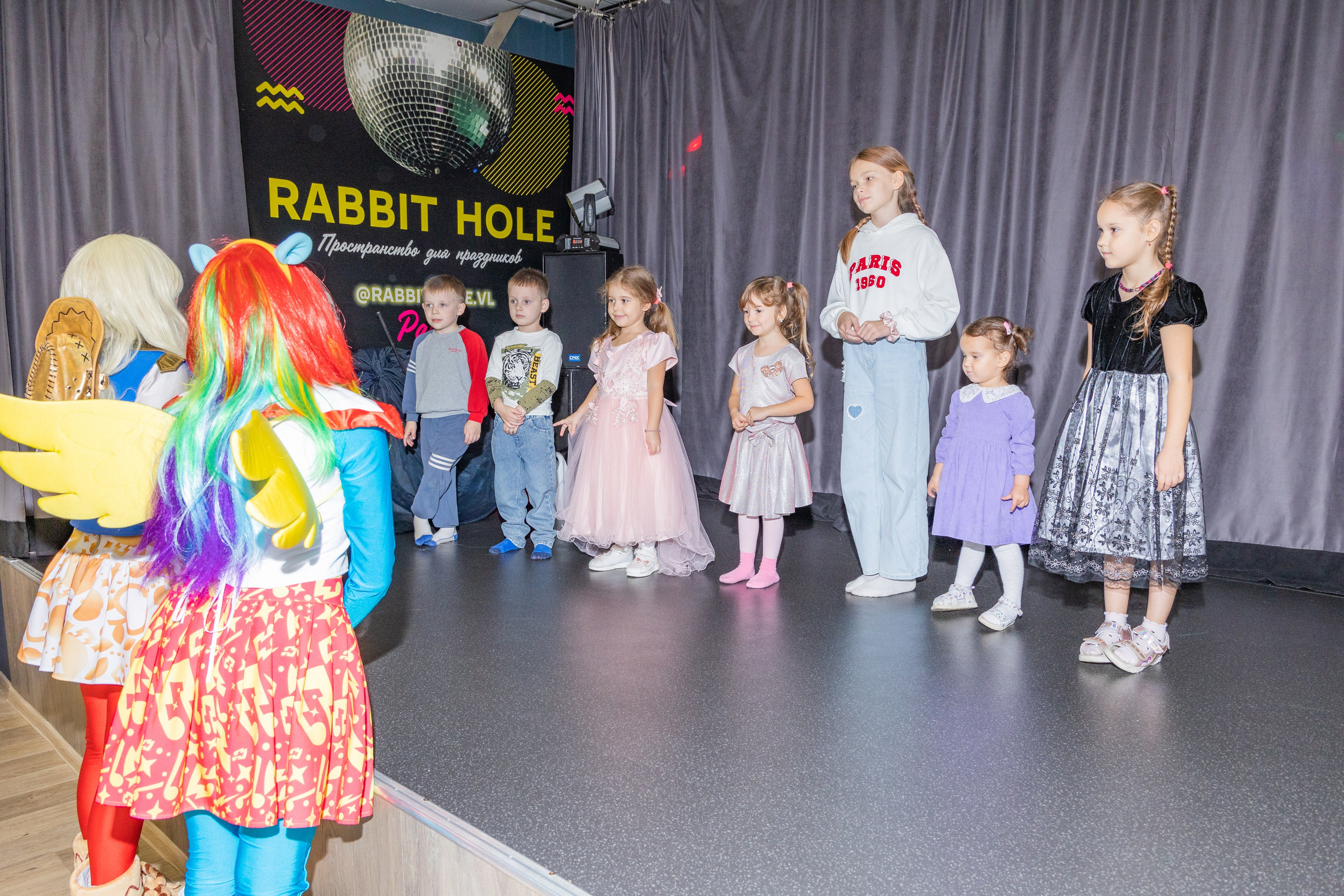 День Рождение Есении в Rabbit Holl. Выпускные альбомы во Владивостоке