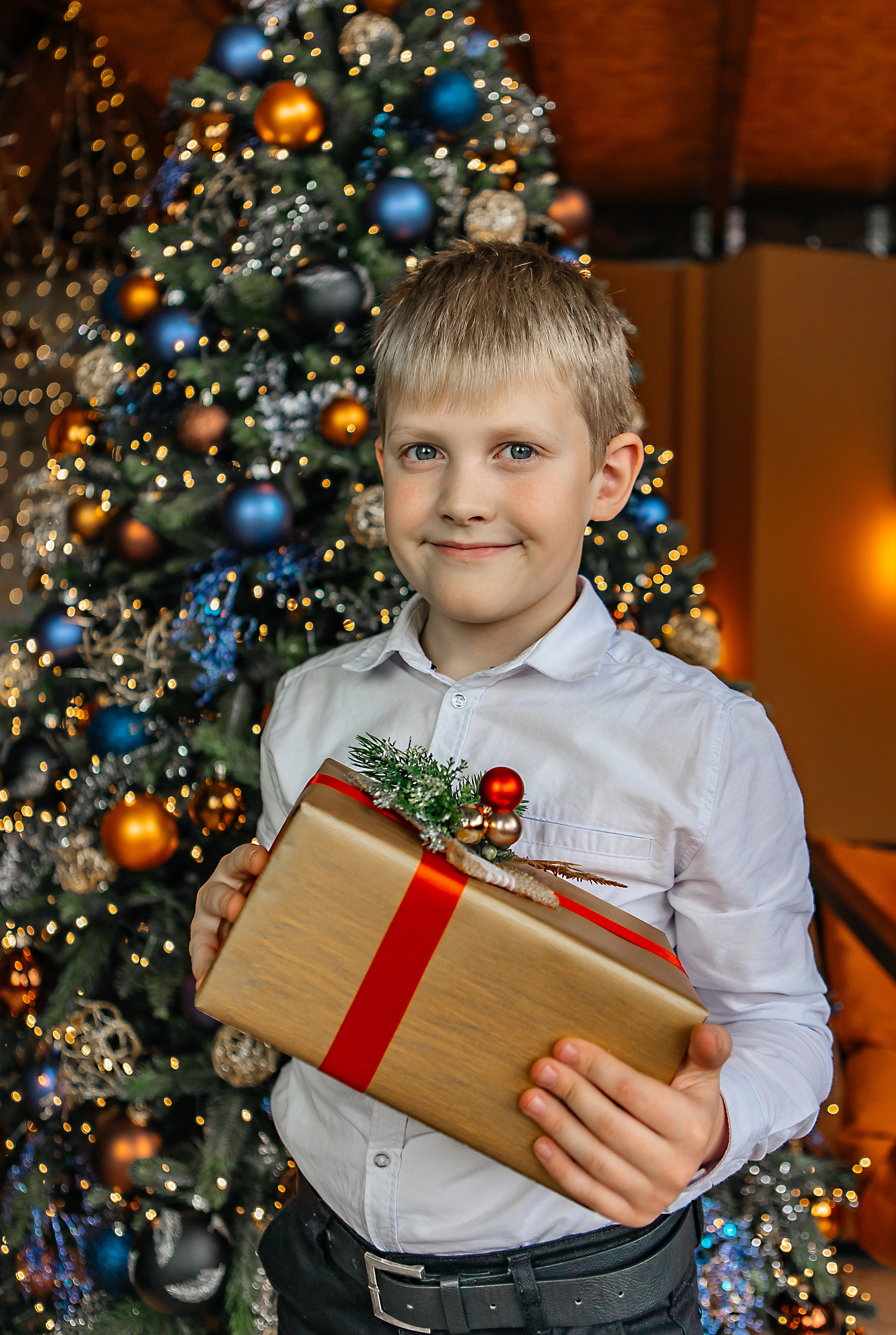 Выпускники начальной школы. LiveBook39 — студия выпускных альбомов Светланы Микишаниной в Калининграде