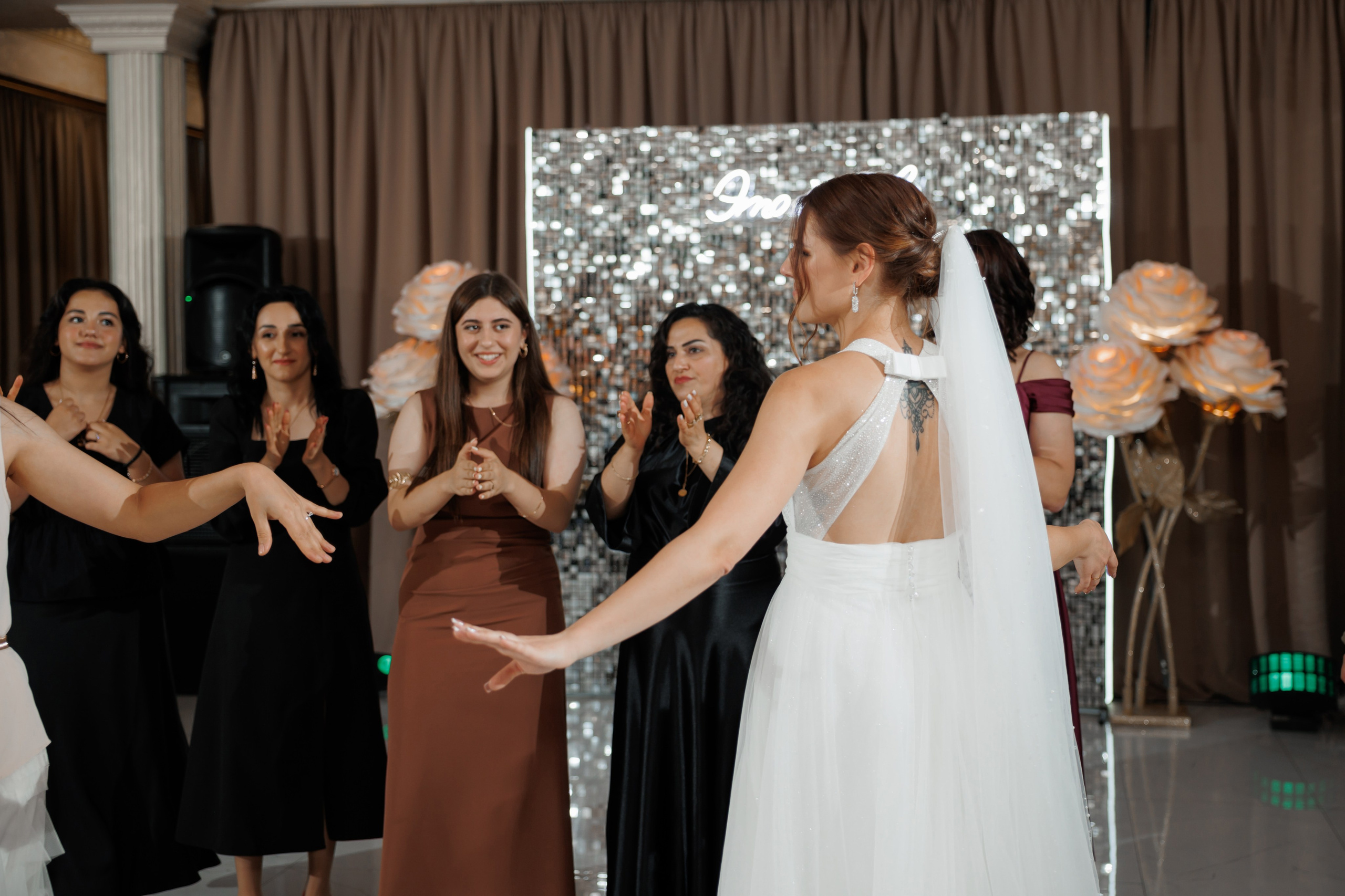 ЗАГС Бутово и Остафьево. Свадебный и репортажный фотограф (Москва, Королев и другие)