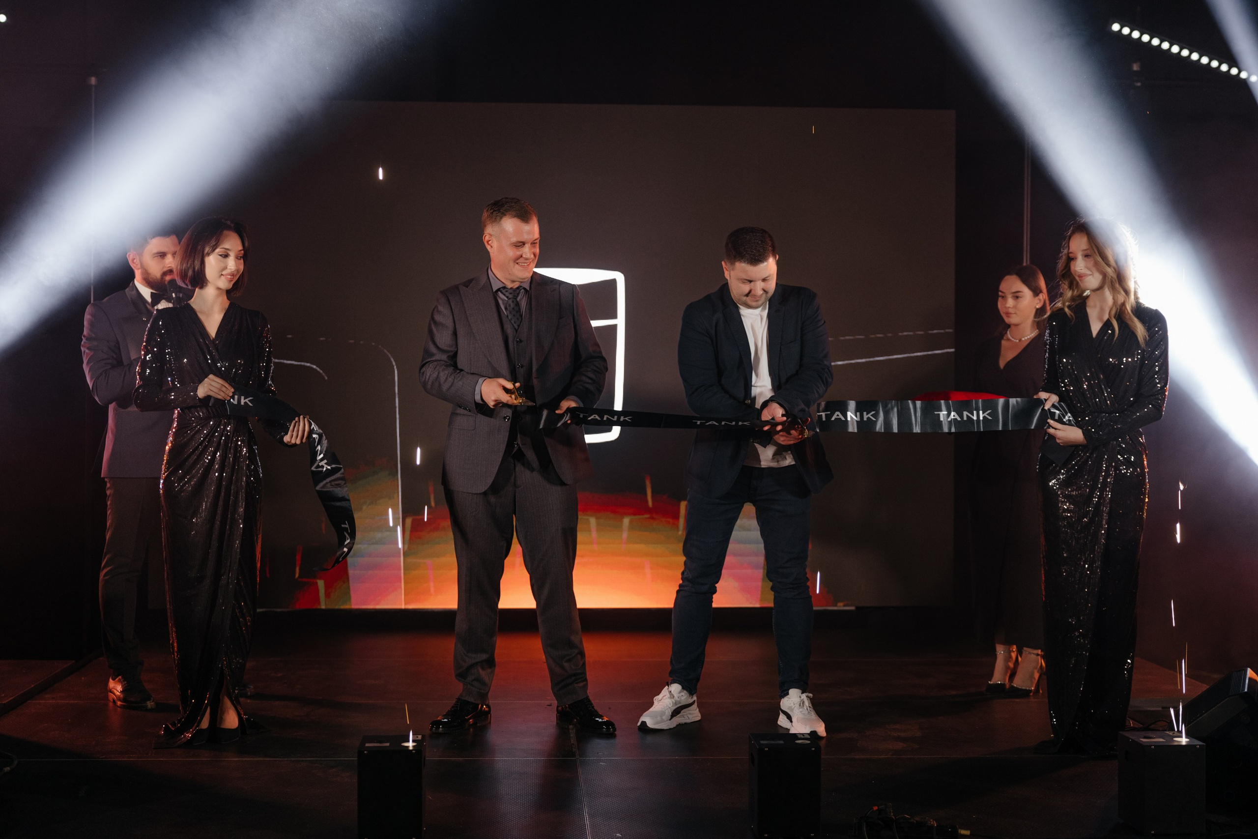 Открытие авто салона Tank Авторай. Свадебный фотограф в Ульяновске Алексей Китов