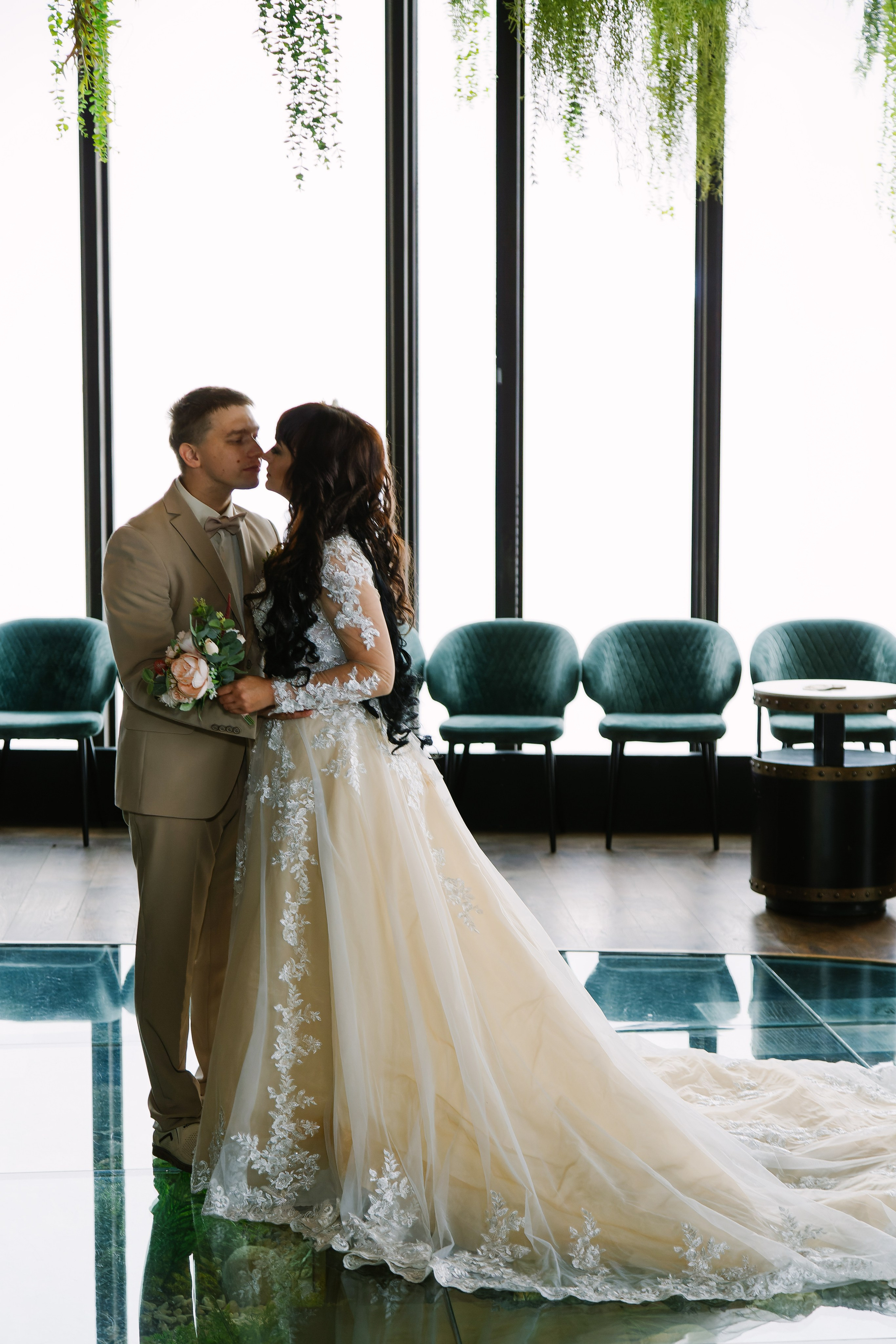 Примеры свадебных фотографий, позы для свадебной съёмки