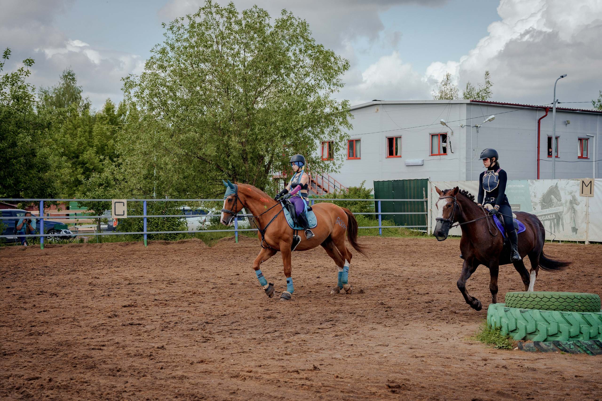 Конный клуб Горки. Портретный и семейный фотограф в Москве/Видное