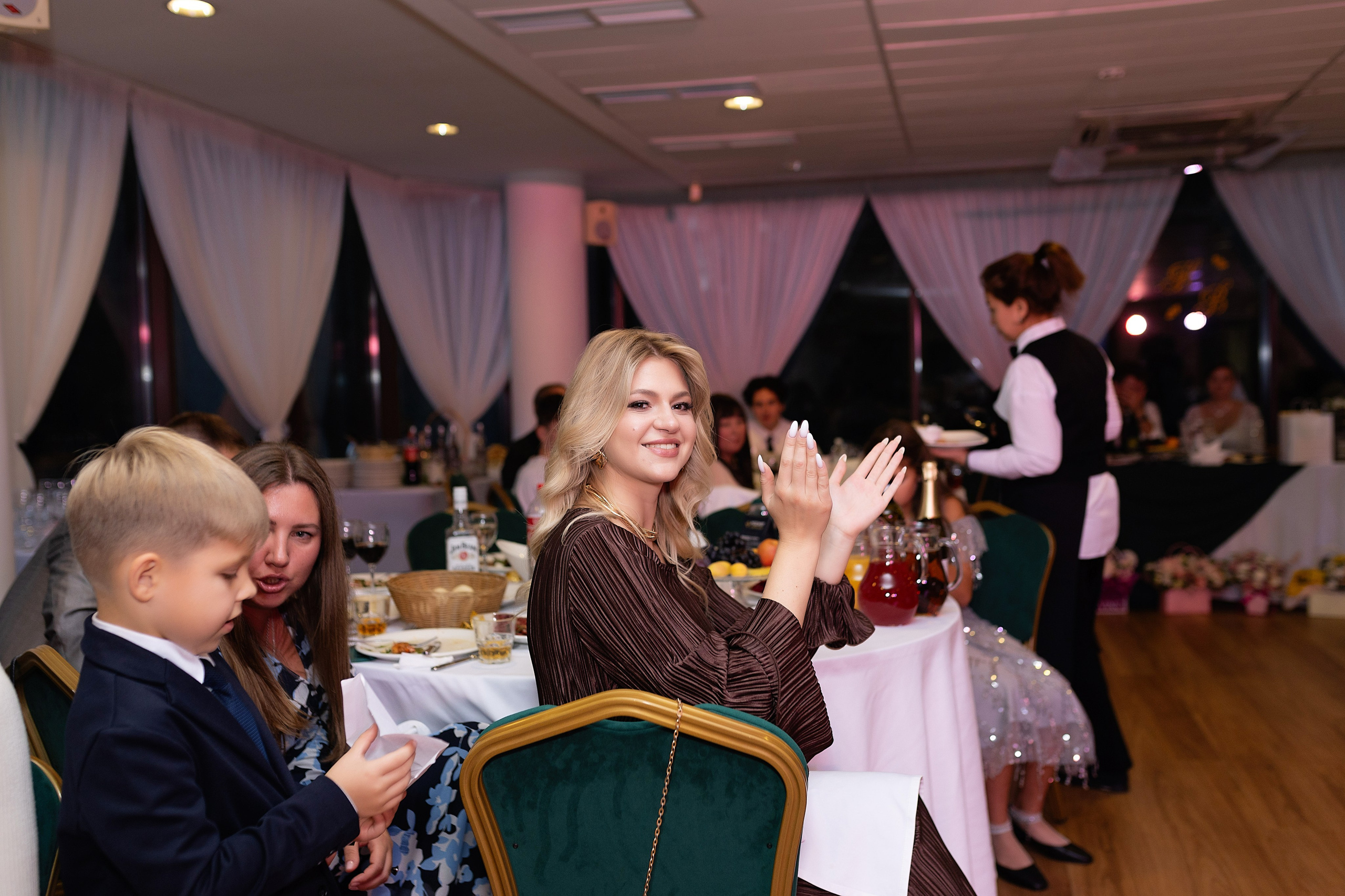 Свадебная фотосессия Никиты и Валерии. Фотограф в Железнодорожном и Балашихе