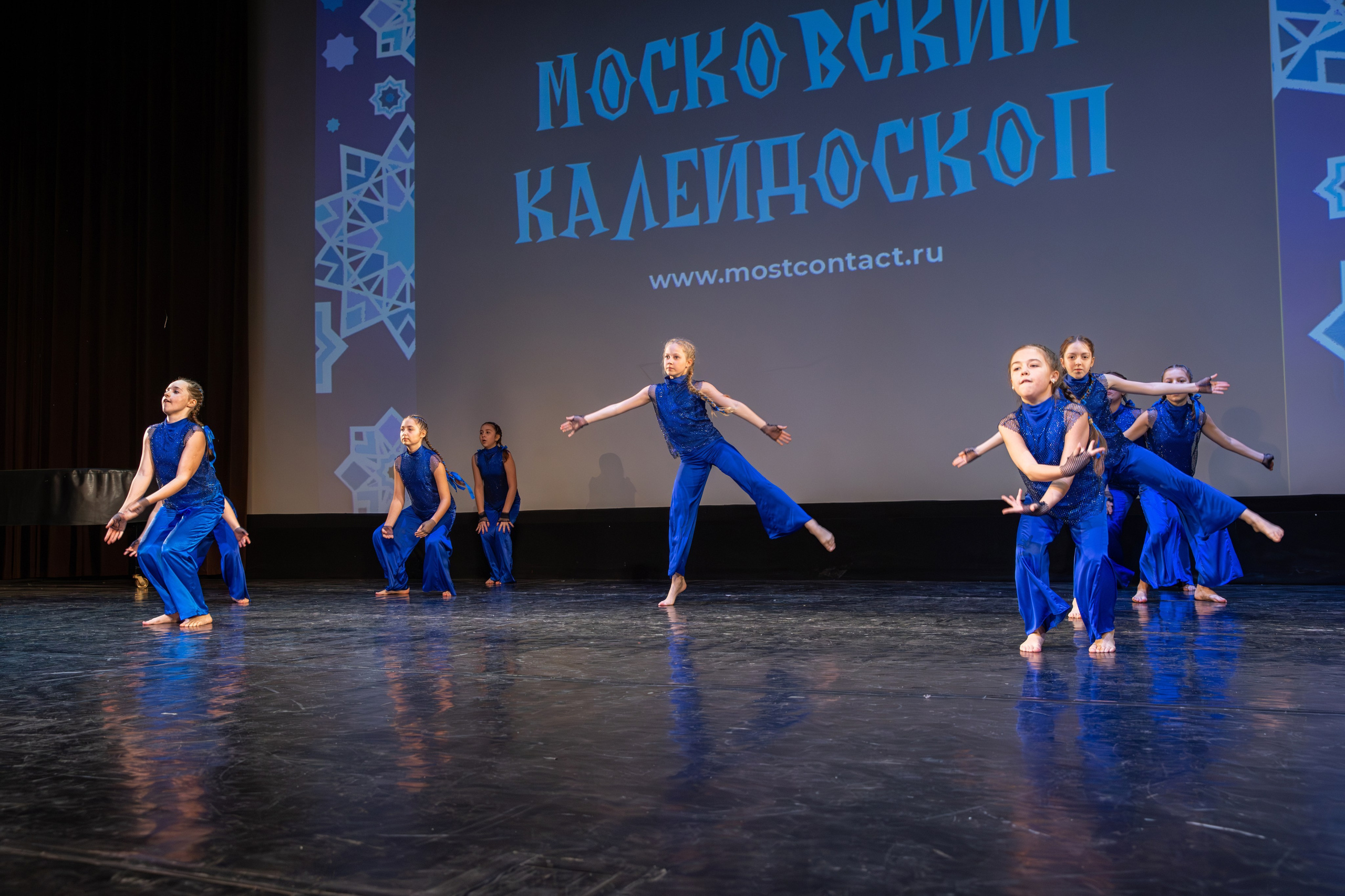 Съемка школьных репортажей в Москве. Семейный и женский фотограф в Москве Надежда Воробьева