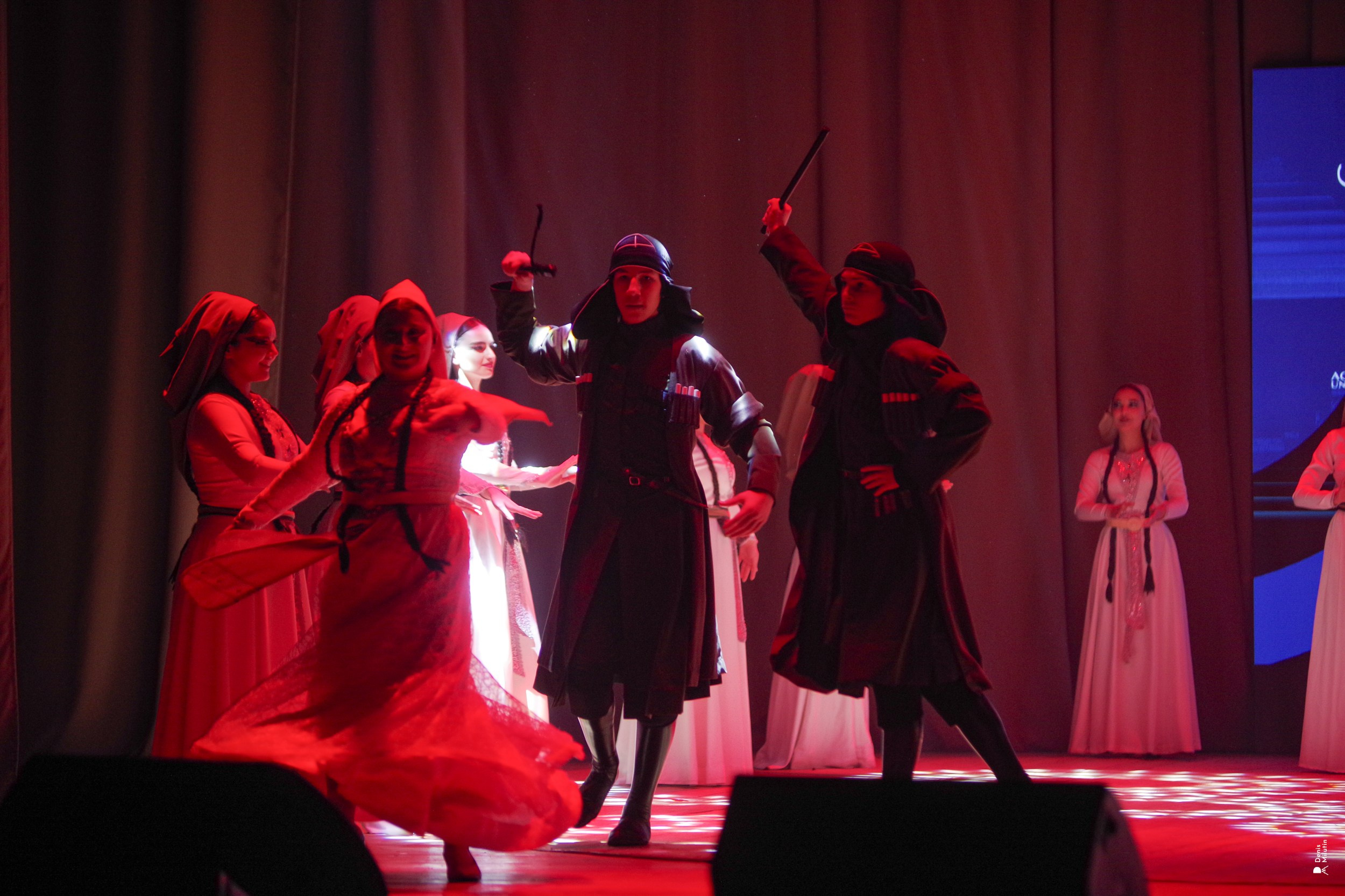 Танцы в Хоби. Портретный фотограф Денис Милютин