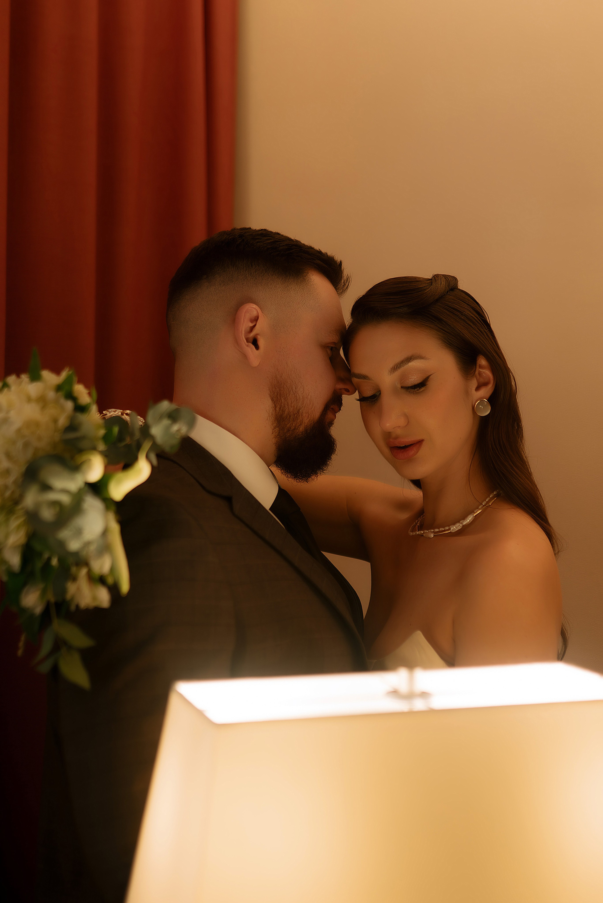 Утро жениха и невесты | Арина и Игорь в отеле Арт-бутик в Воронеже. Фотограф Карина Шмулёва. Воронеж и область