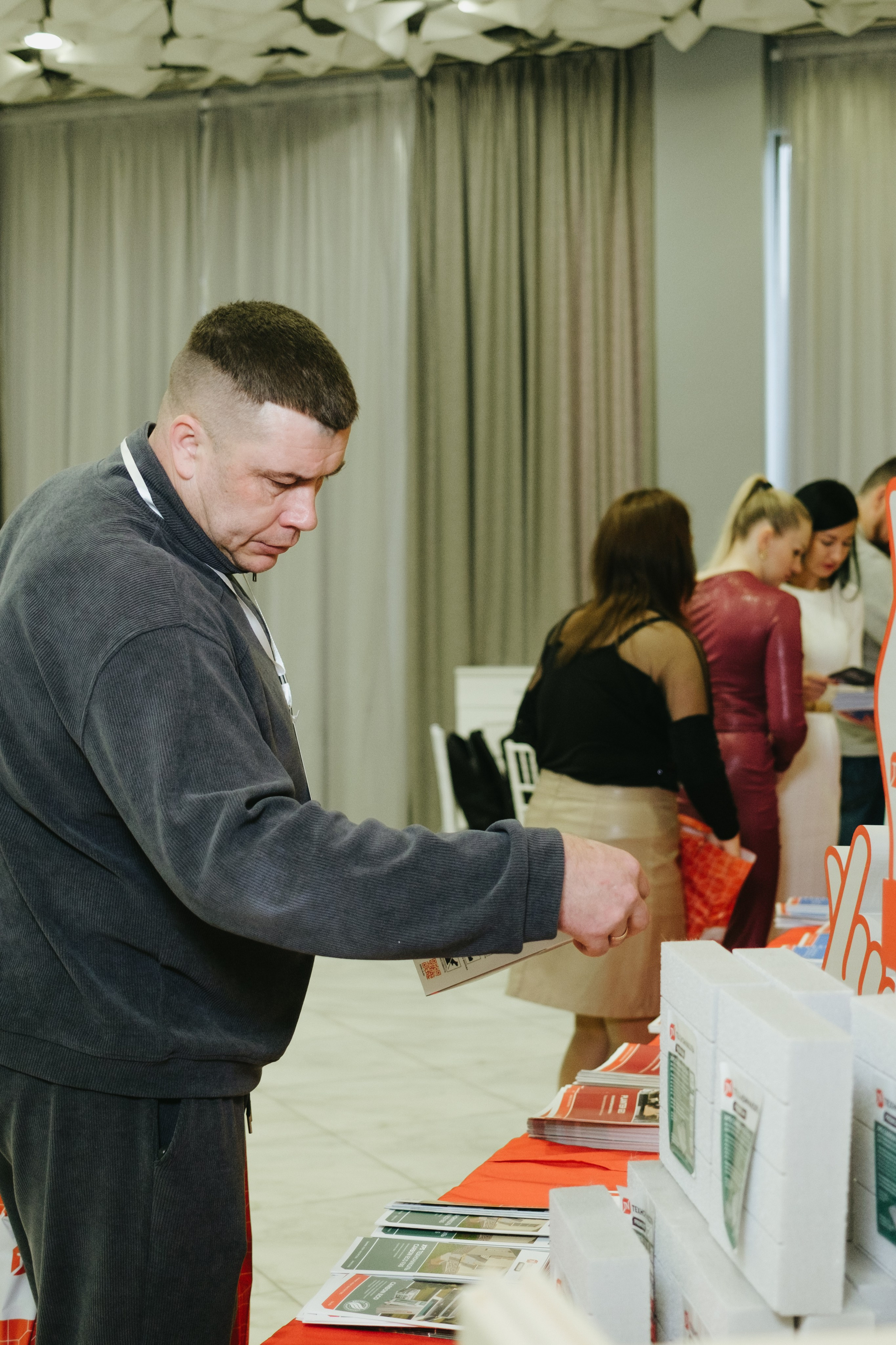 ТЕХНОНИКОЛЬ | КОНФЕРЕНЦИЯ ПАРТНЕРОВ ЮГА. Свадебный фотограф Денис Ожигин в Краснодаре и крае. Эмоциональная и стильная съемка вашего дня