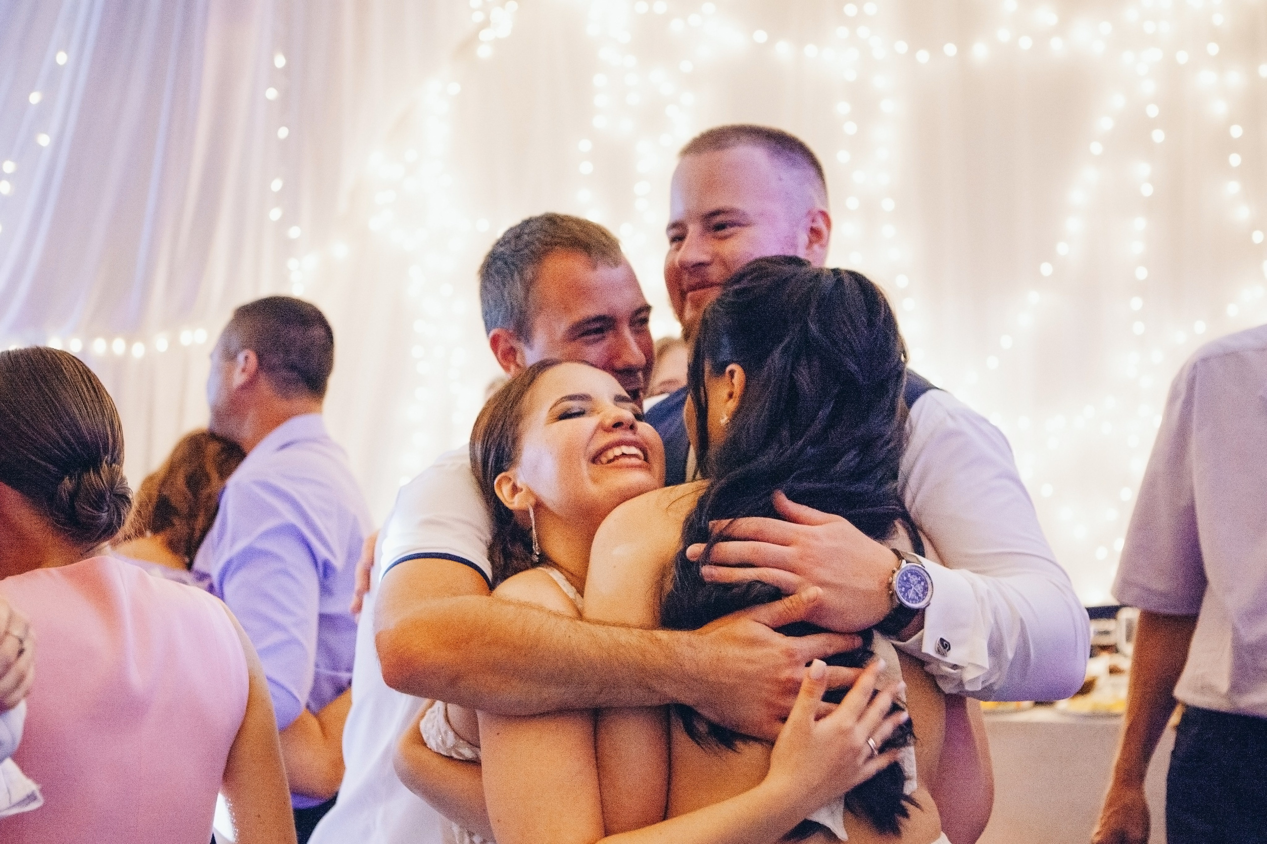 Свадебная фотосессия в отеле hartwell hotel и на патриарших прудах. Фотограф Ольга Ефремова