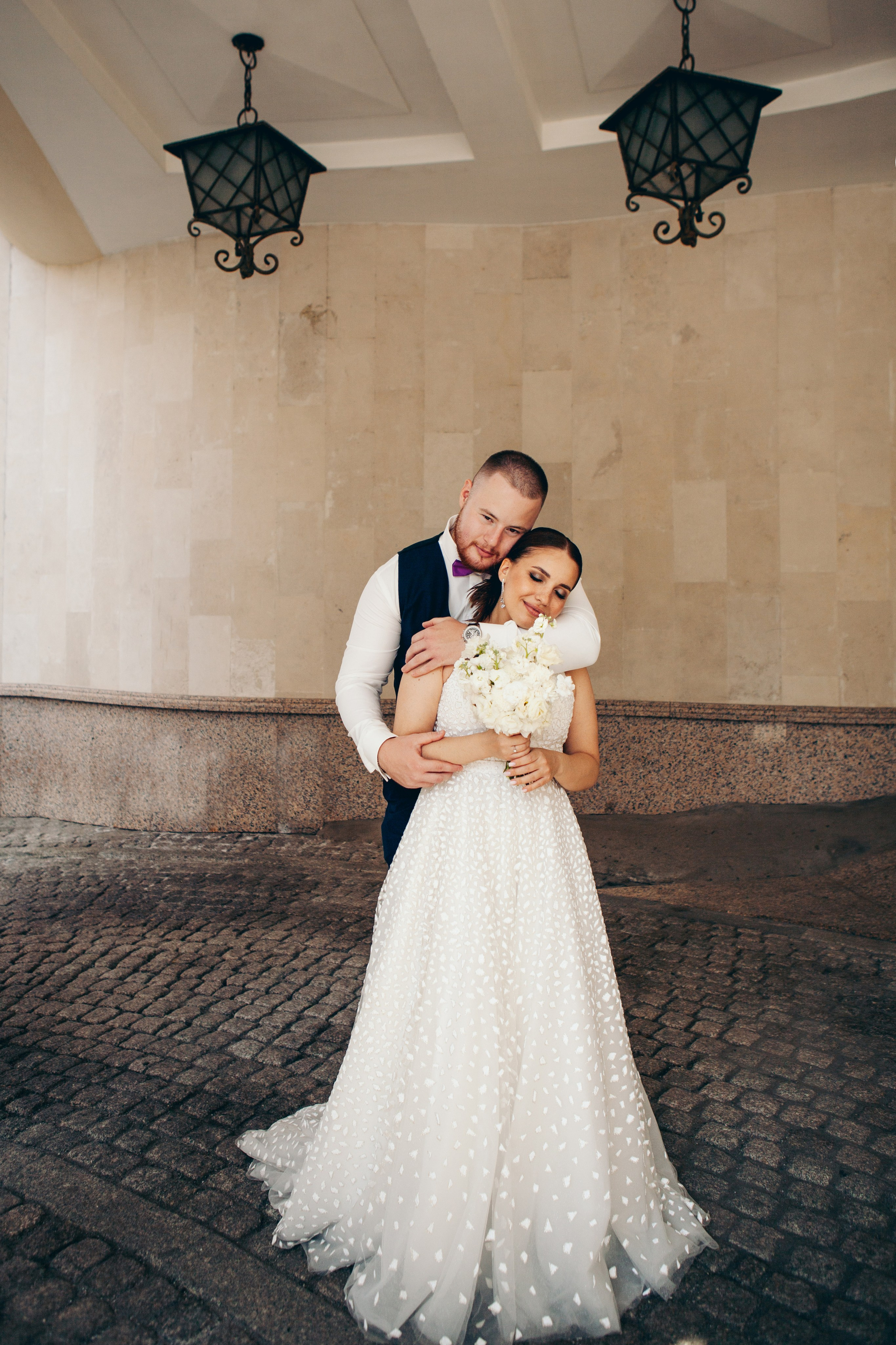 Свадебная фотосессия в отеле hartwell hotel и на патриарших прудах. Фотограф Ольга Ефремова