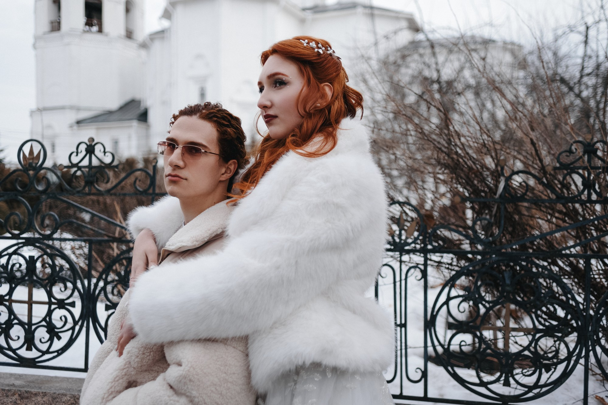 Свадебная фотосессия у стен Свято Троицкого монастыря Тюмень