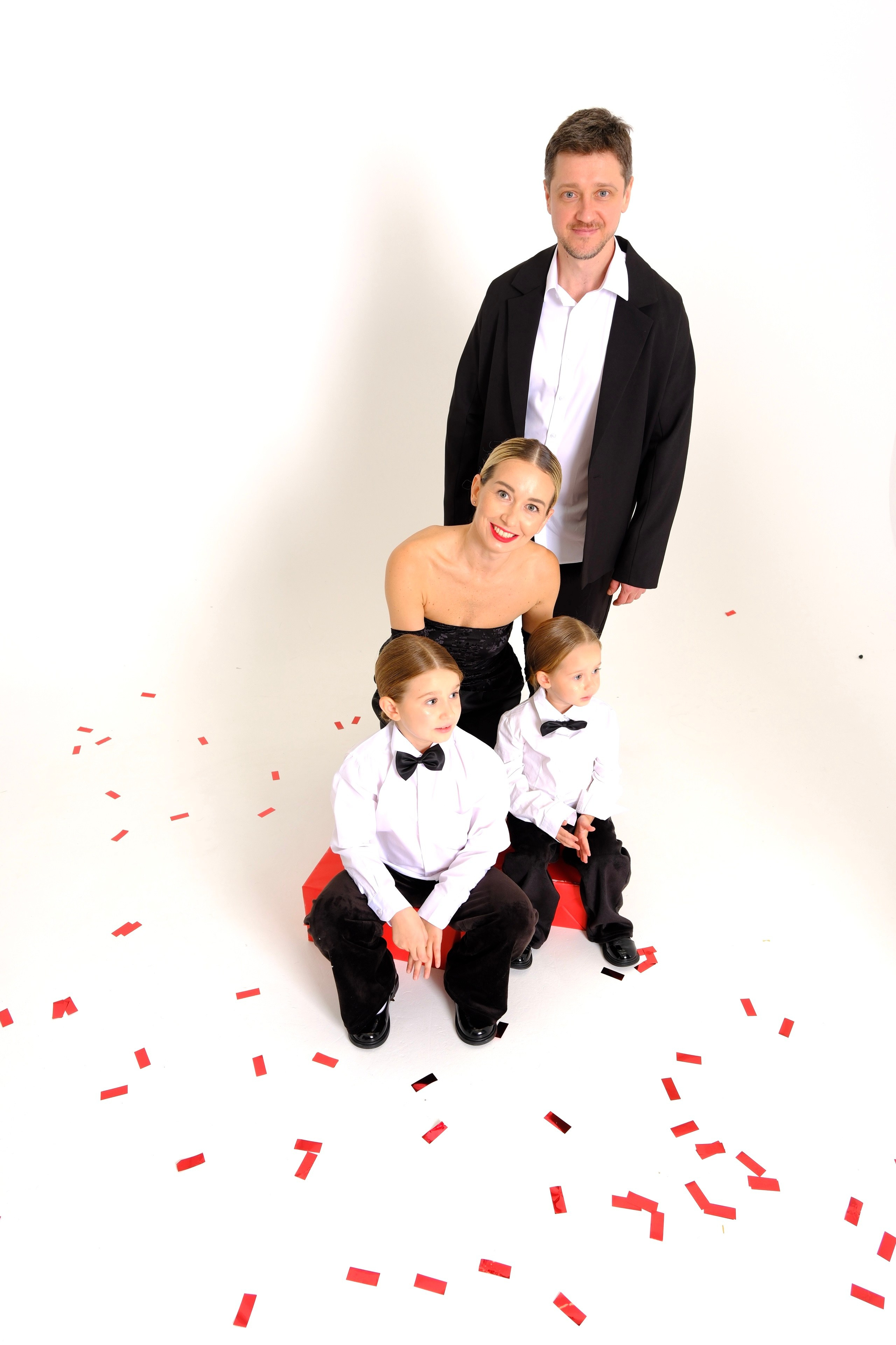 Семейные фото в студии. Фотограф и художник в Москве Евгения Нюнина