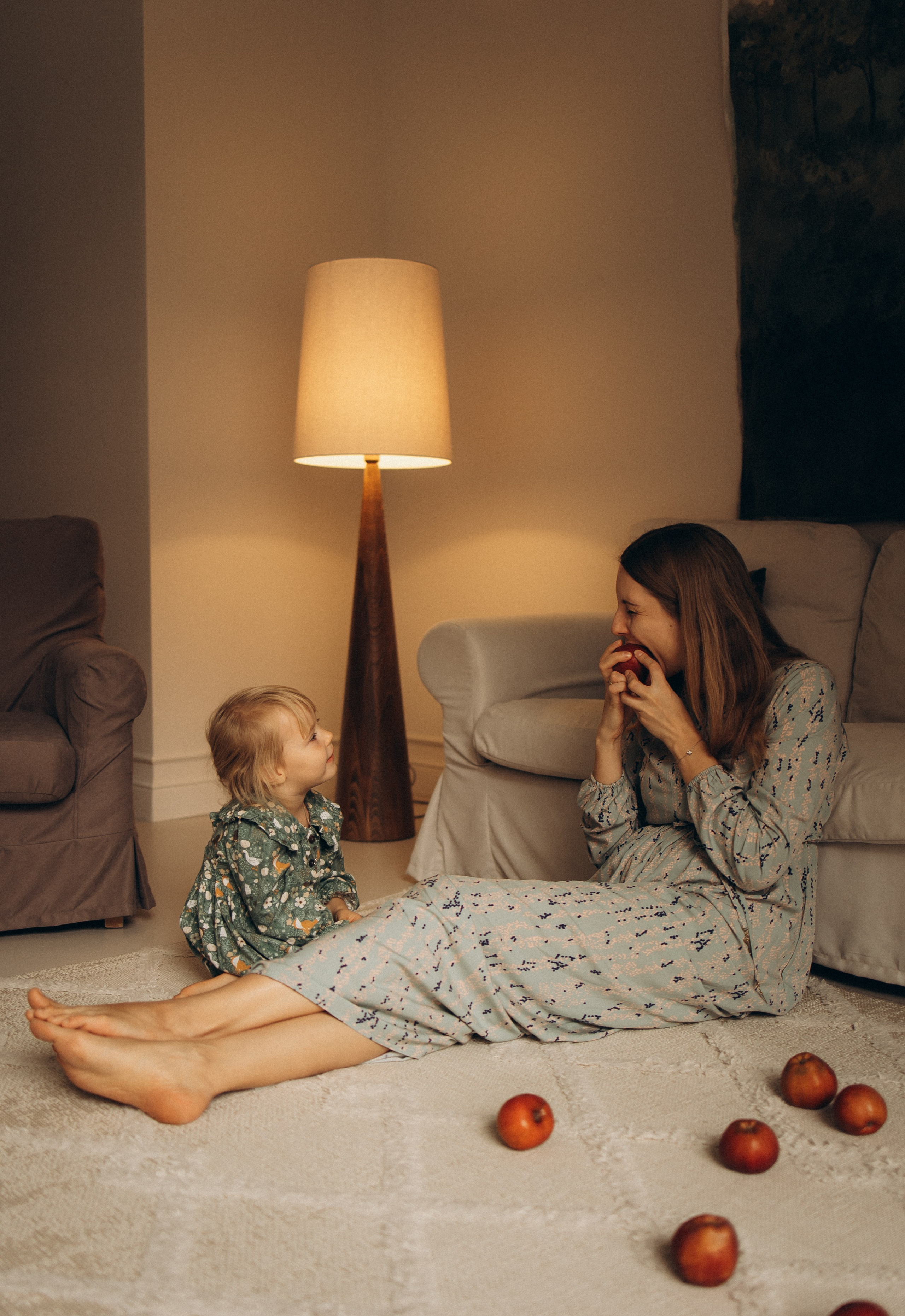 Катерина и Софа — зал Серена. Семейный фотограф в Краснодаре Храмова Анна