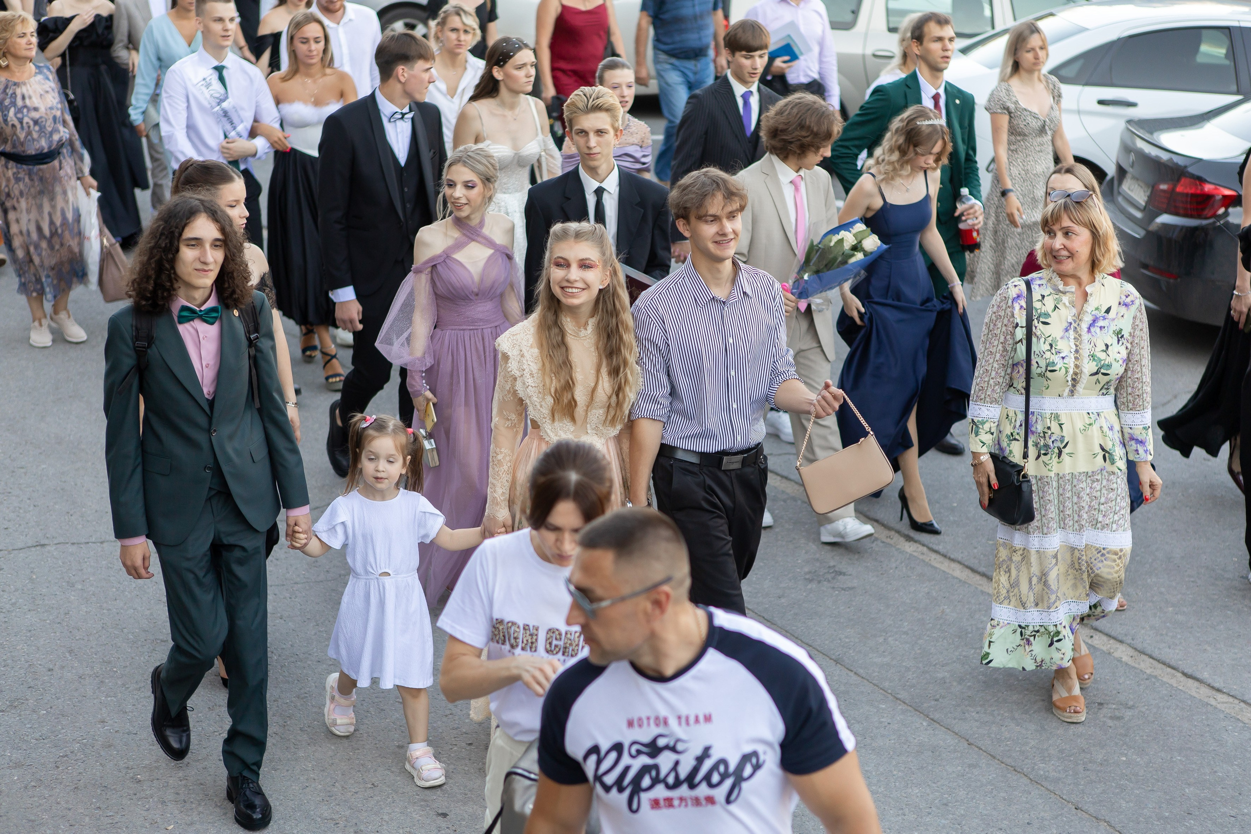 Выпускной Гимназия 12 2024 г. Свадебный и портретный Фотограф в Липецке Дмитрий Котюков