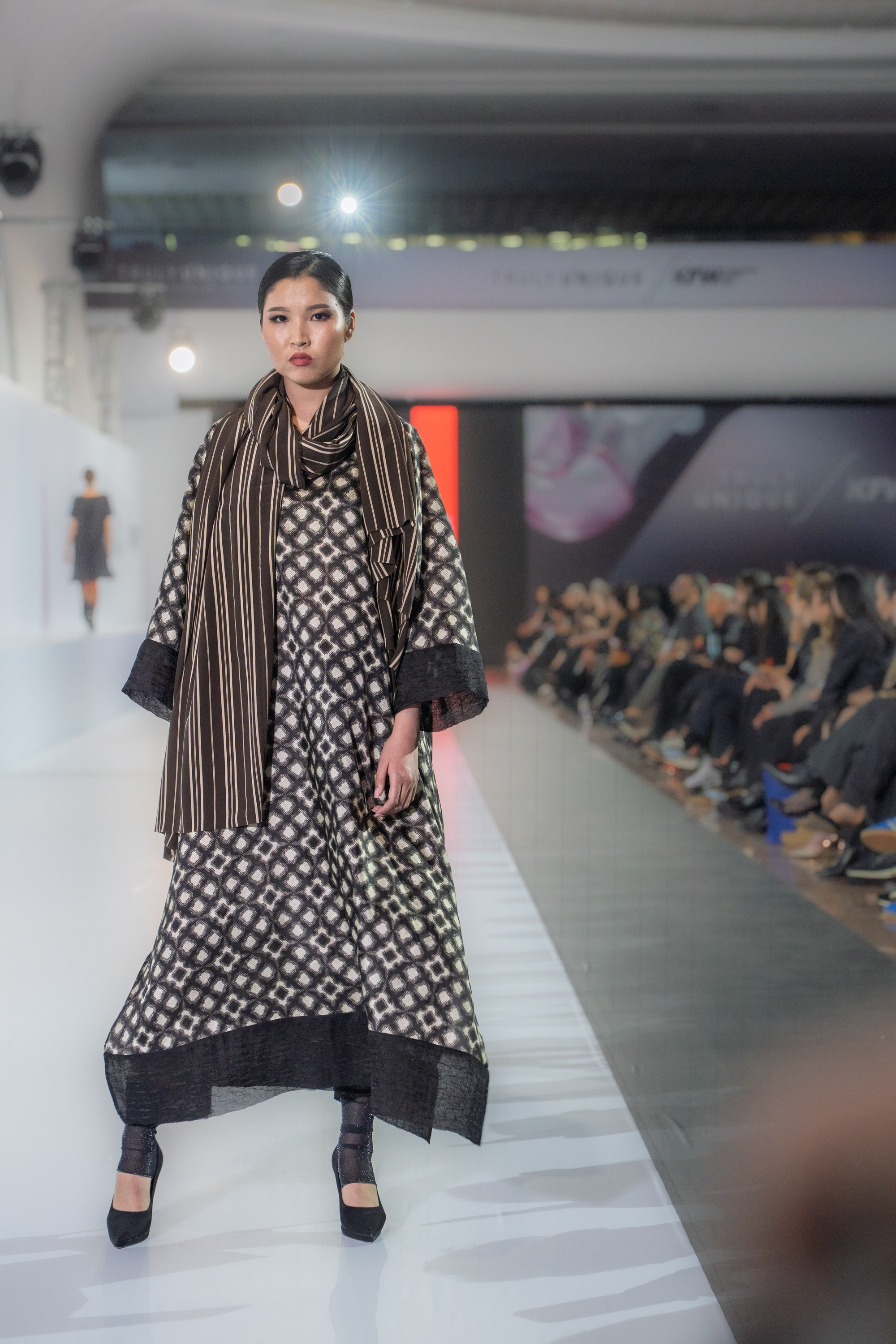 Yerlan Zholdasbek. Сайт Алматинского НЮ АРТ, будуар и фэшн фотографа Дениса Карпенко