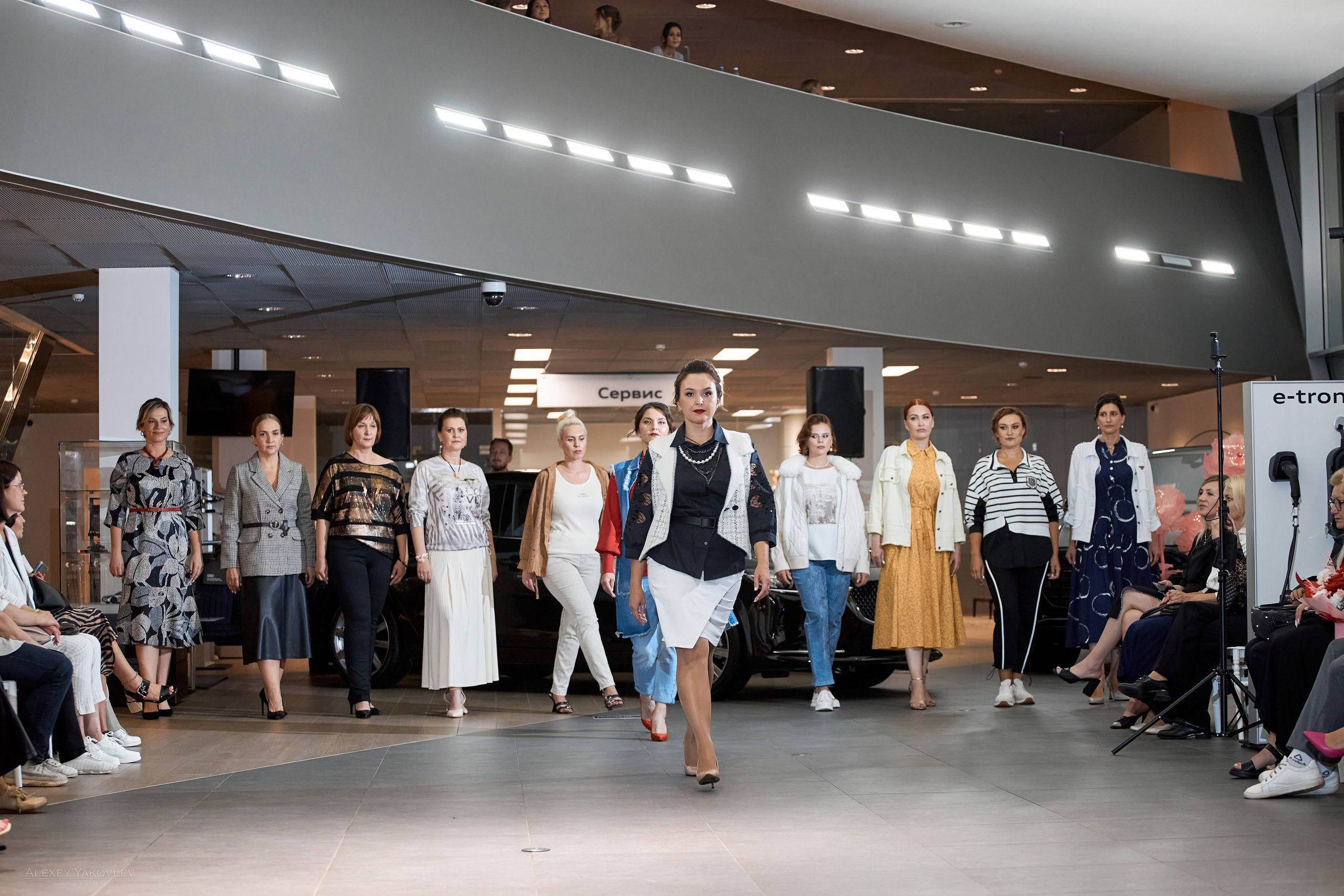 Модный показ PRE-FALL модельной школы Modeling+. Фотограф Алексей Яковлев