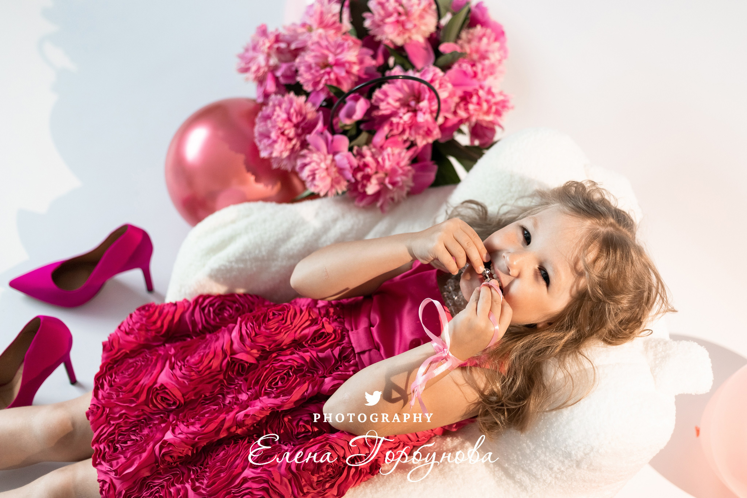 «Модница в розовом» В моей студии. Вероника и Александра. 2024. Фотограф Пермь. Свадьбы. Семья и дети, школа, д. сад. Фотокниги