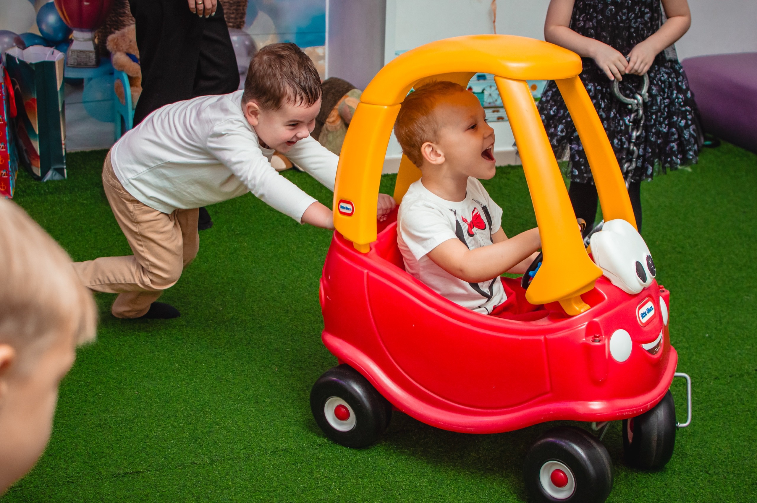 РЕПОРТАЖНАЯ детская. Фотограф крещений, семейный фотограф Приходько Ксения