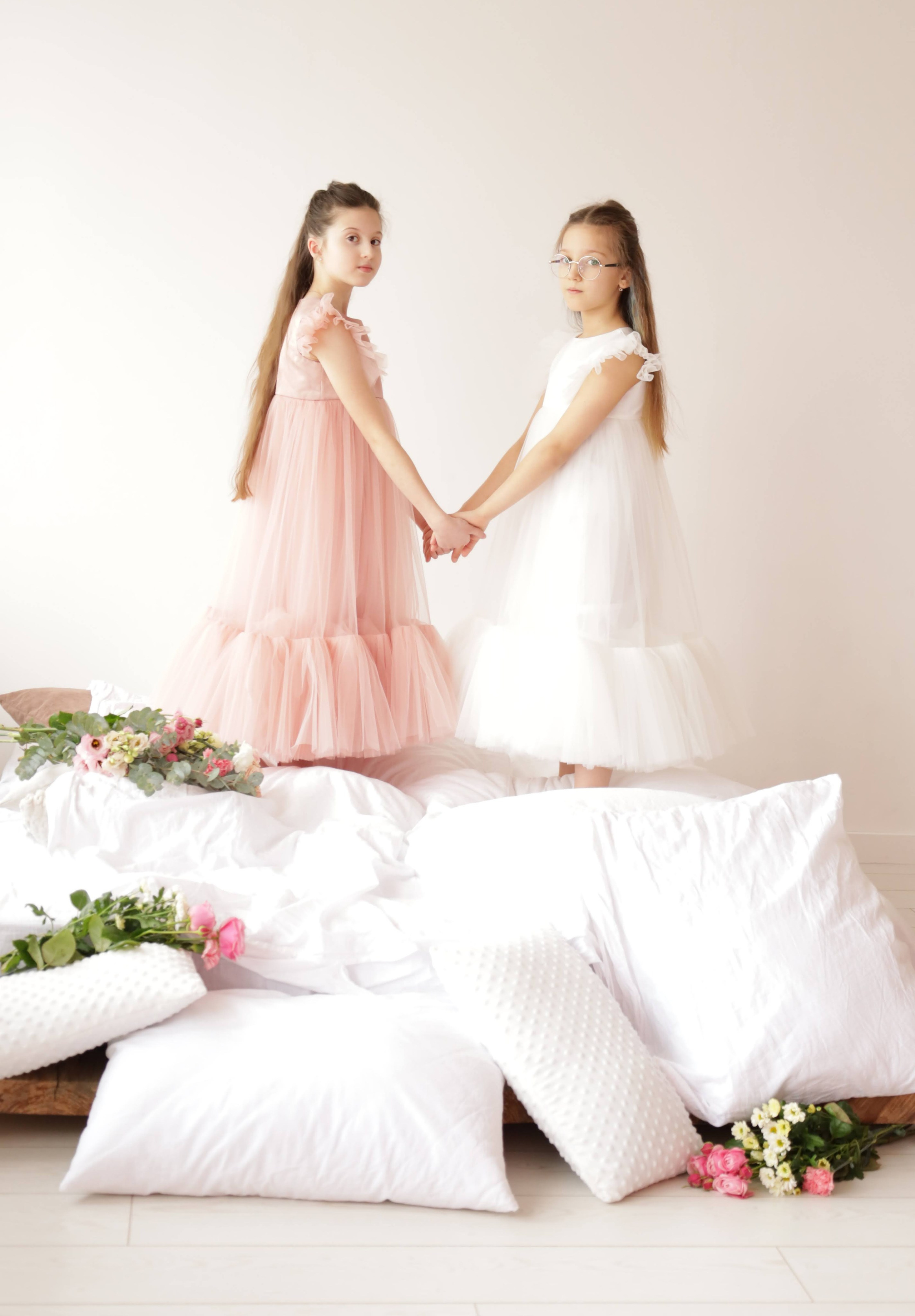 Фотосессия с цветами в фотостудии